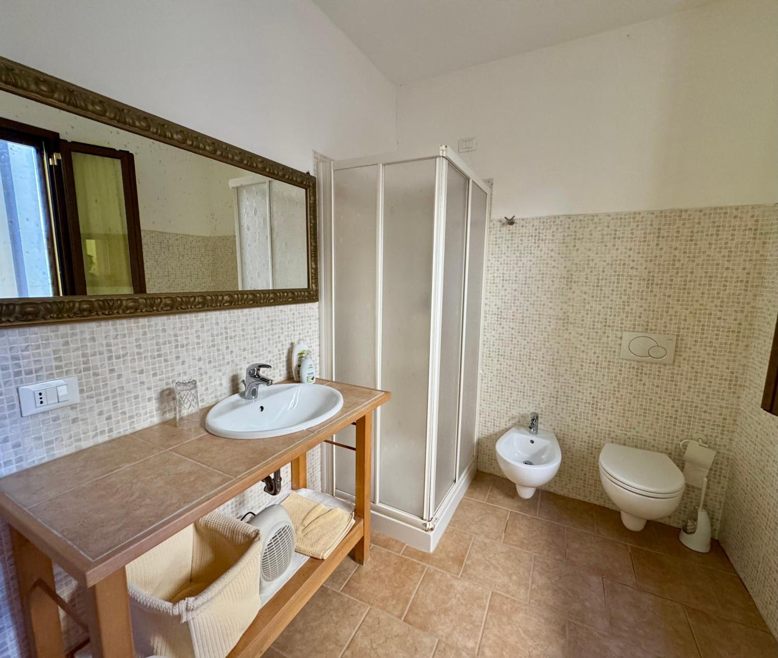 Deluxe Double Room with Shower photo 3