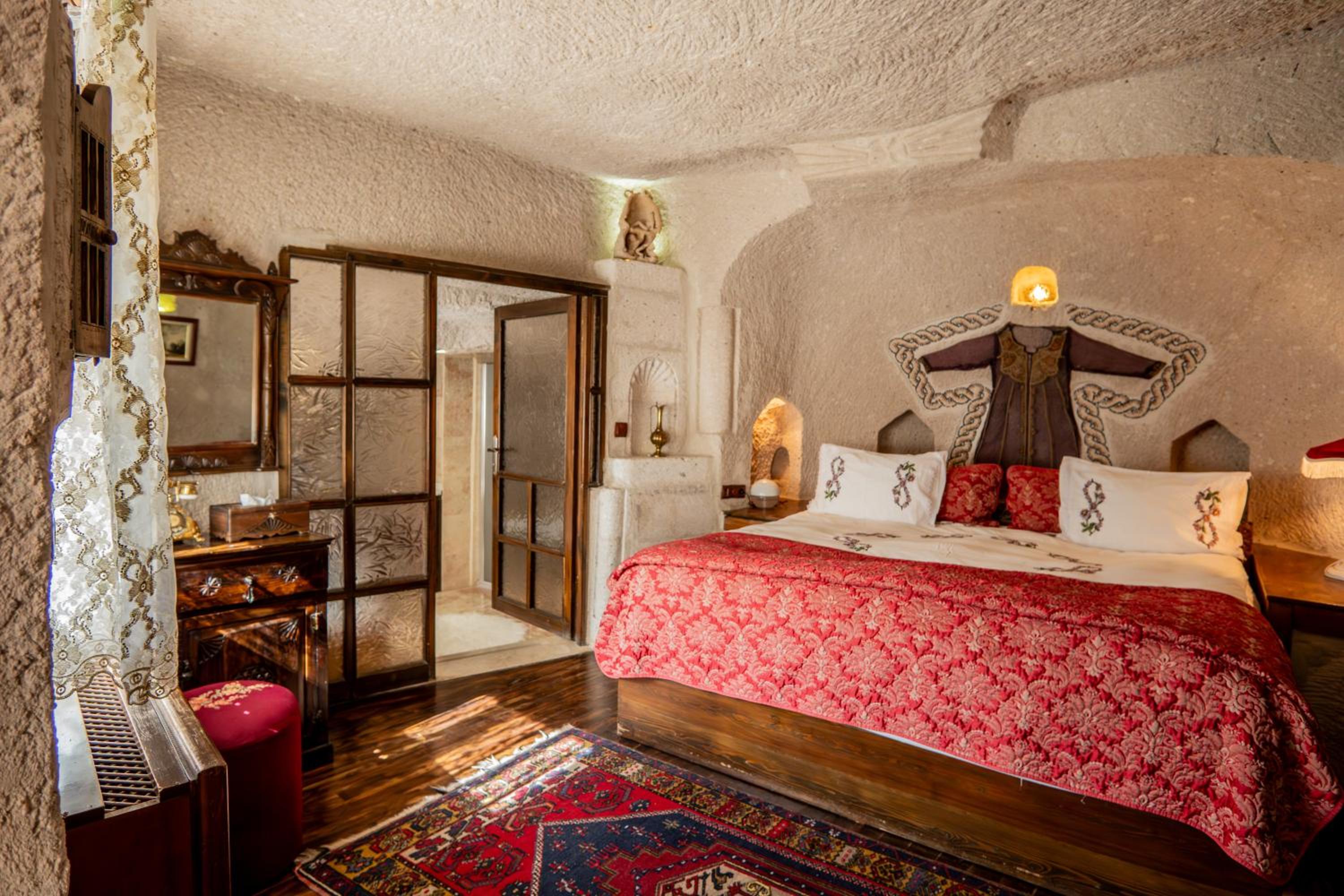 Cave Suite - Photo 67