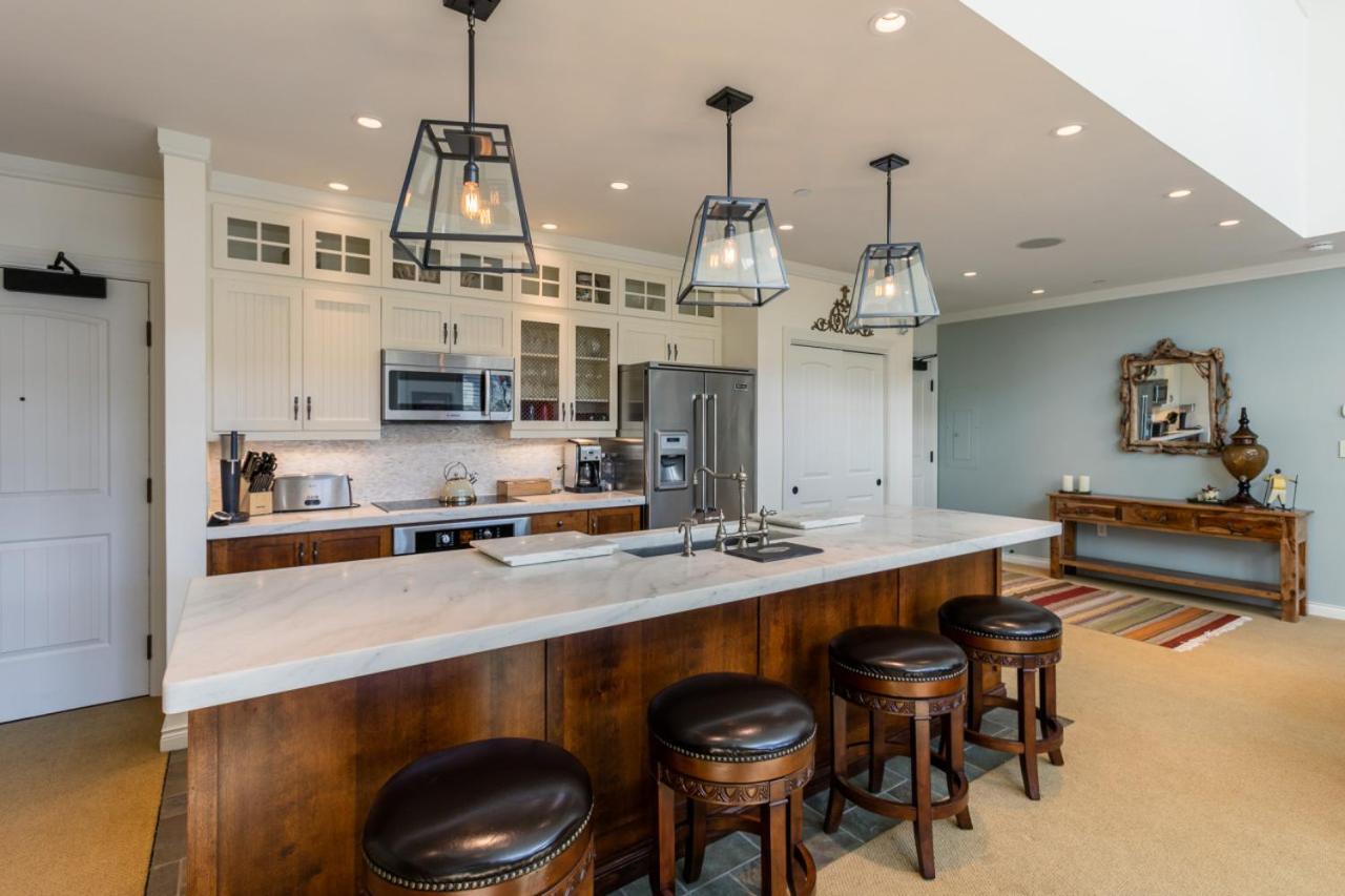 Four-Bedroom Vacation Home photo 2
