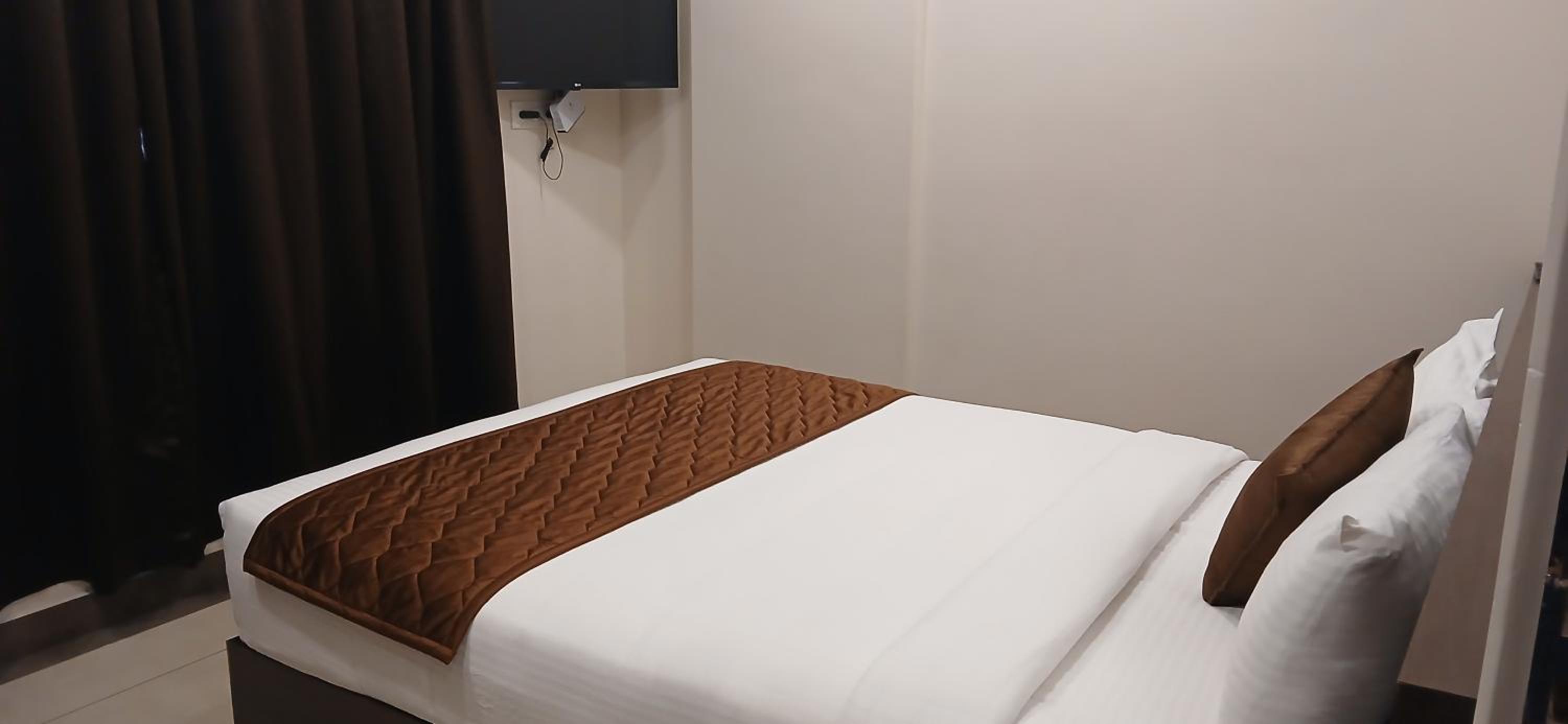 Superior Double or Twin Room - Photo 1