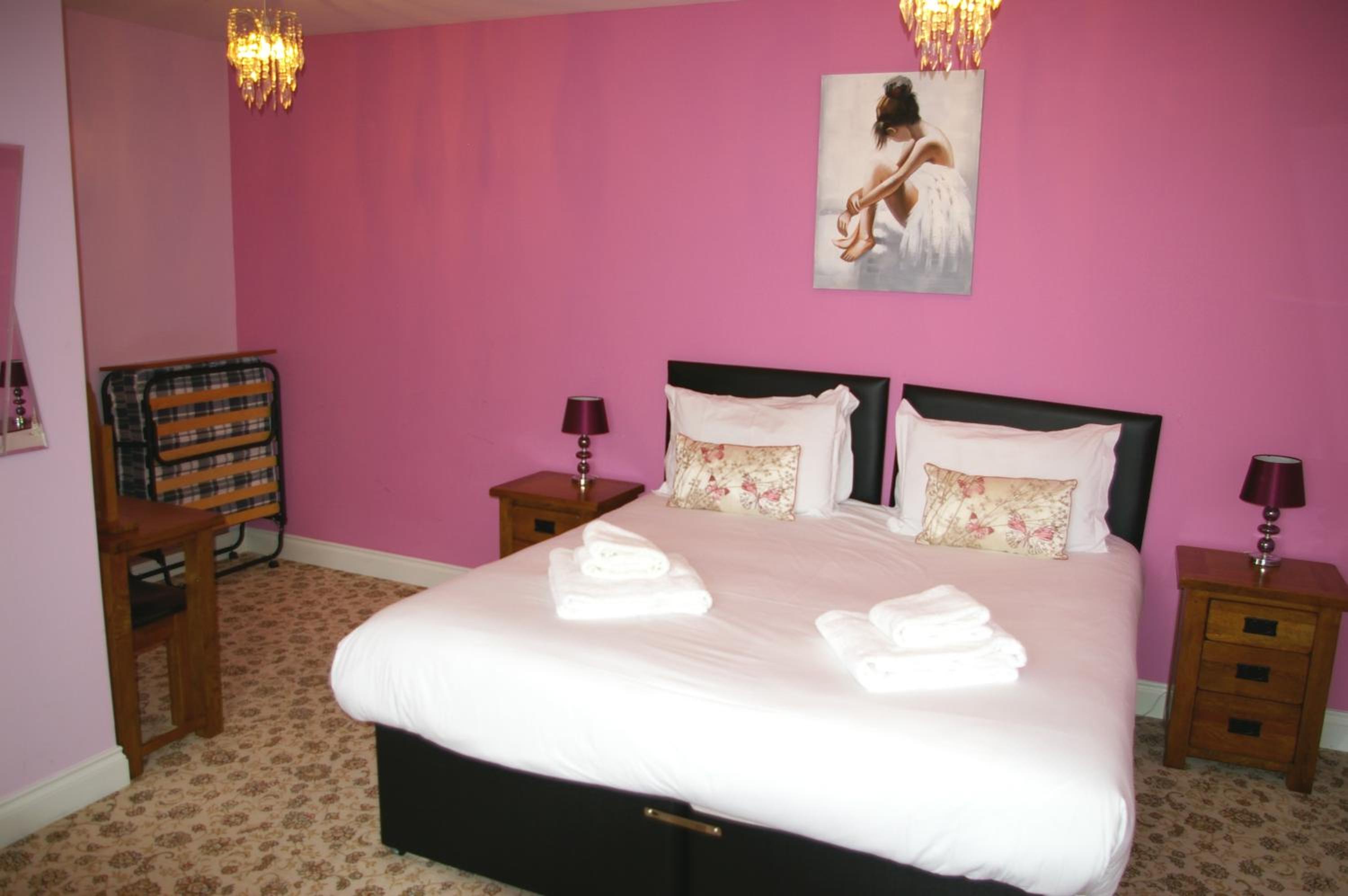 Family Room - Photo 2