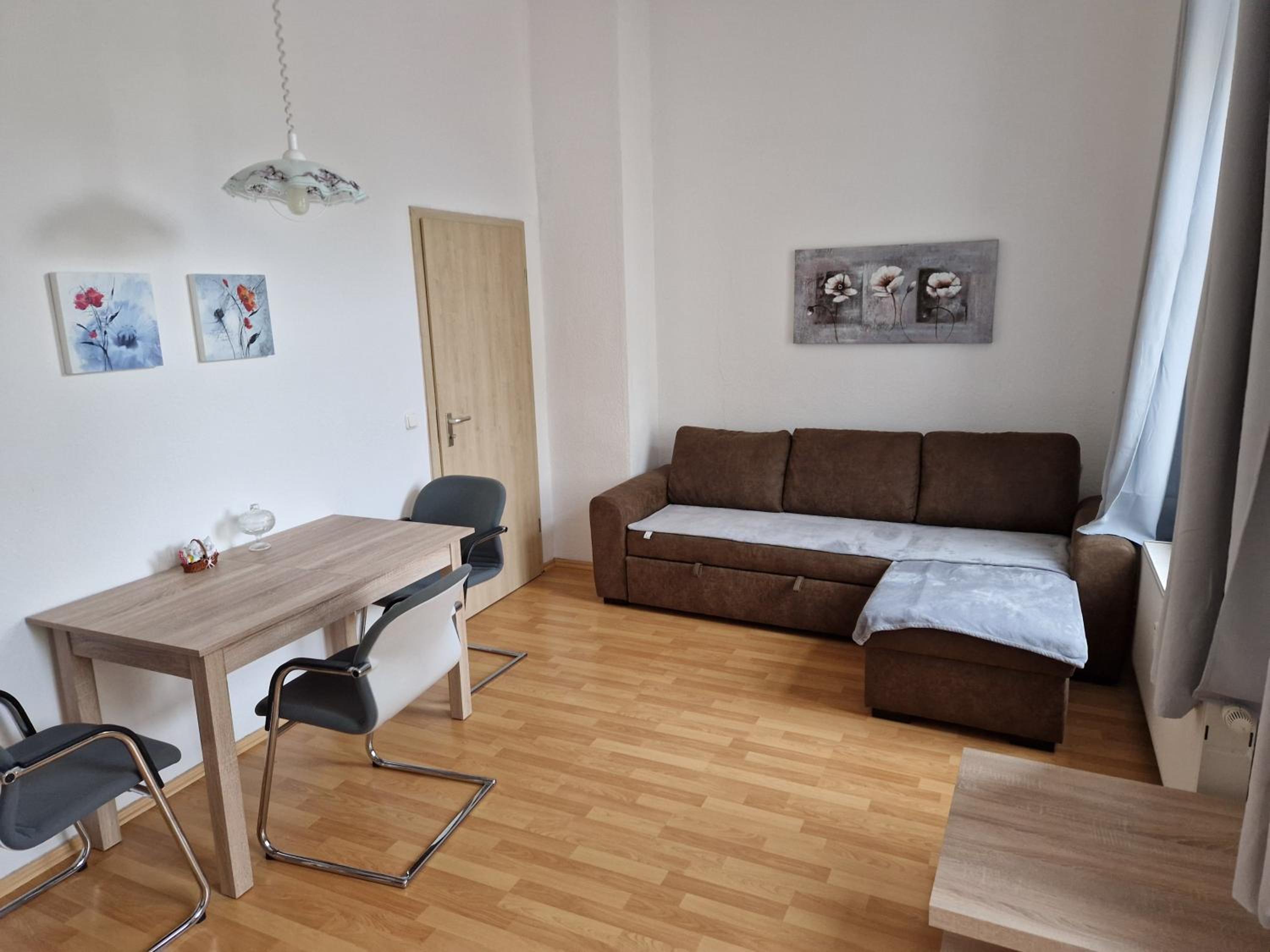 One-Bedroom Apartment photo 1