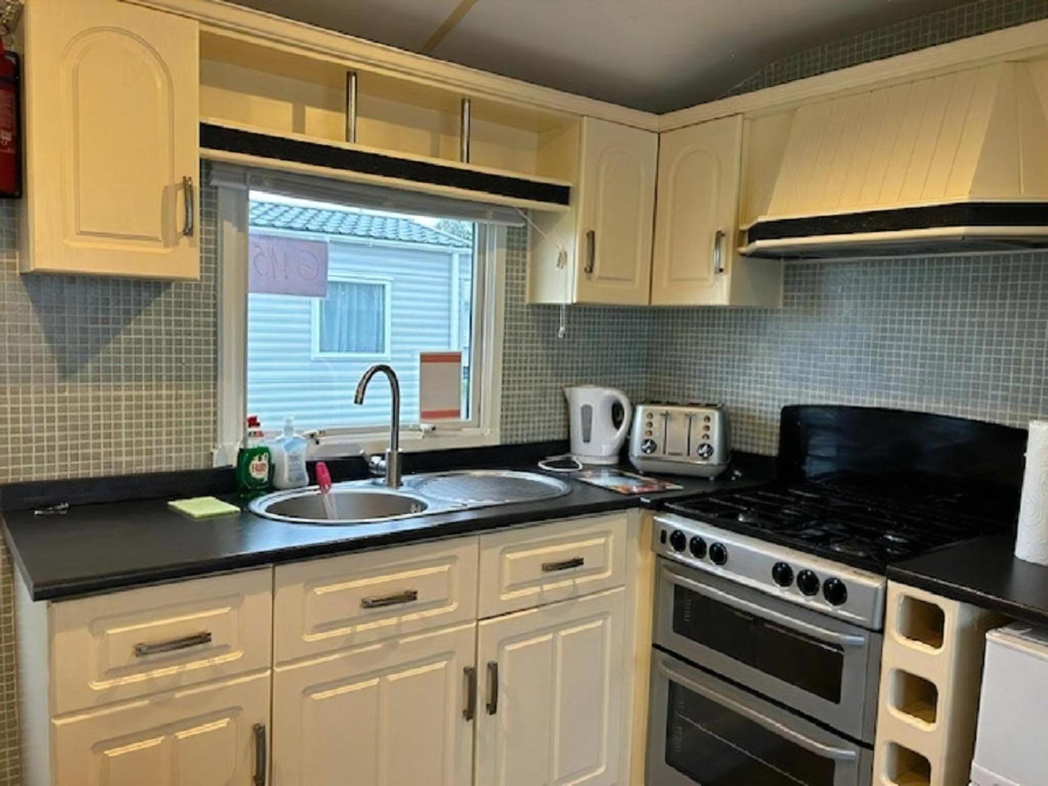 Mobile Home photo 2