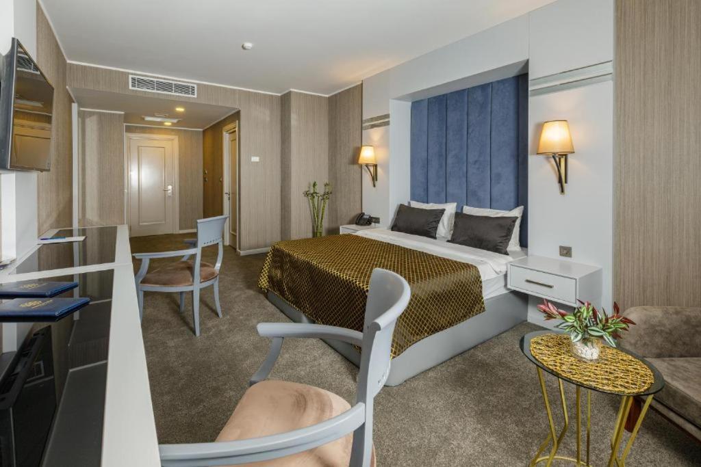 Standard Double Room - Photo 2