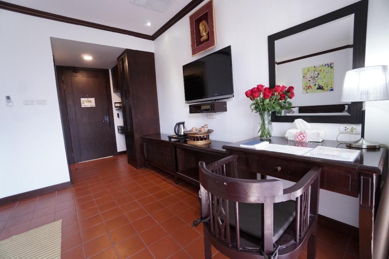 Superior Double Room with Balcony - Photo 7
