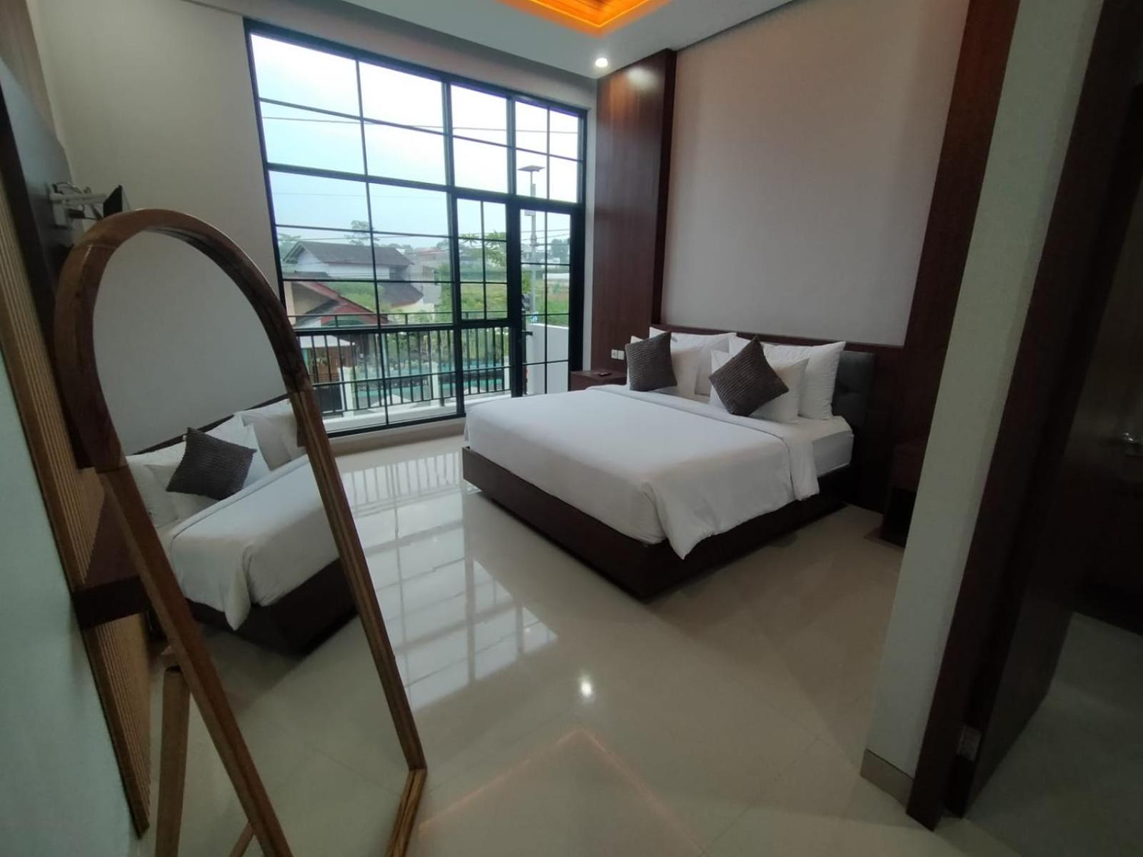 Deluxe Double Room with Balcony