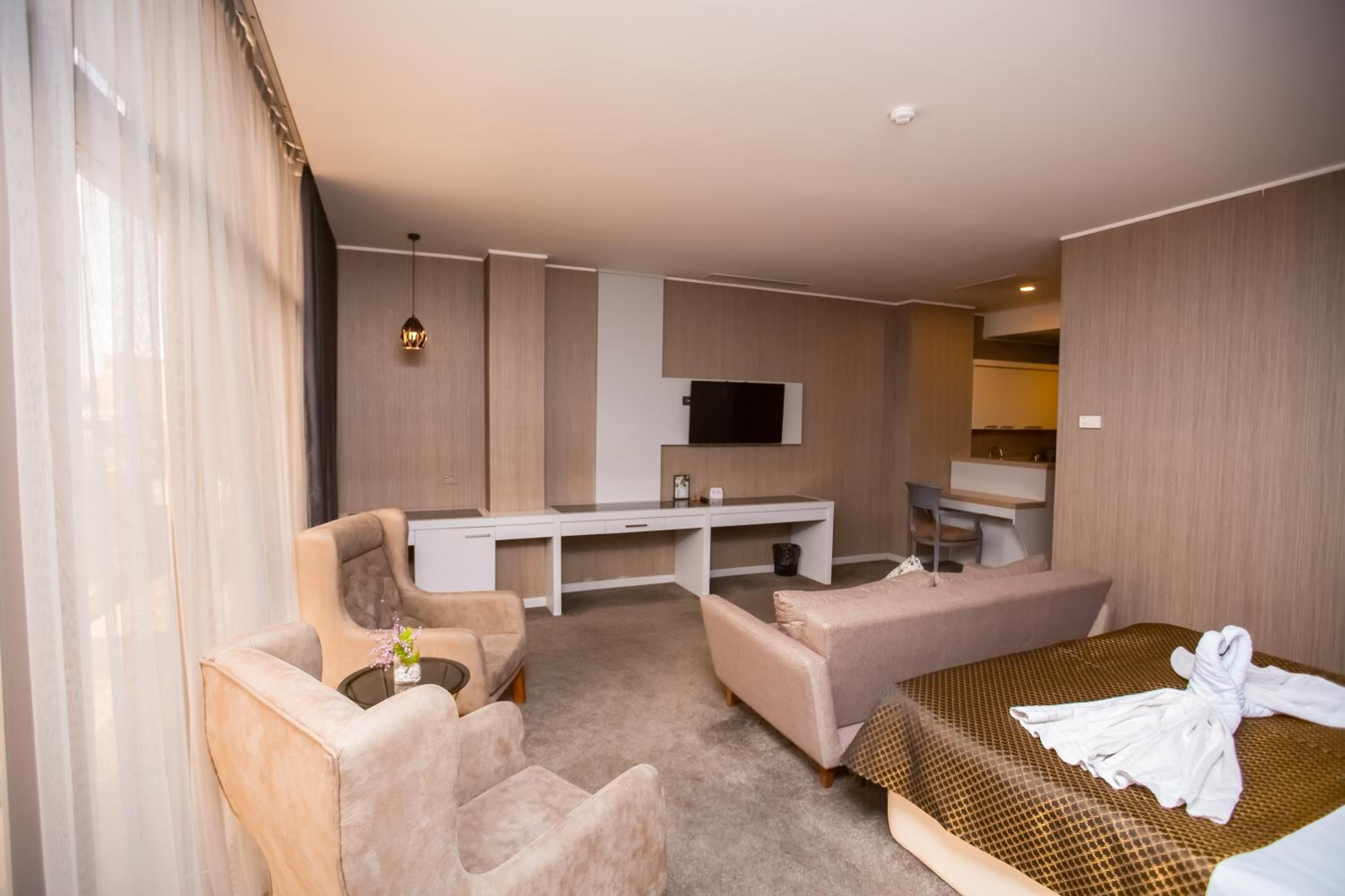 Studio Apartment - Photo 5