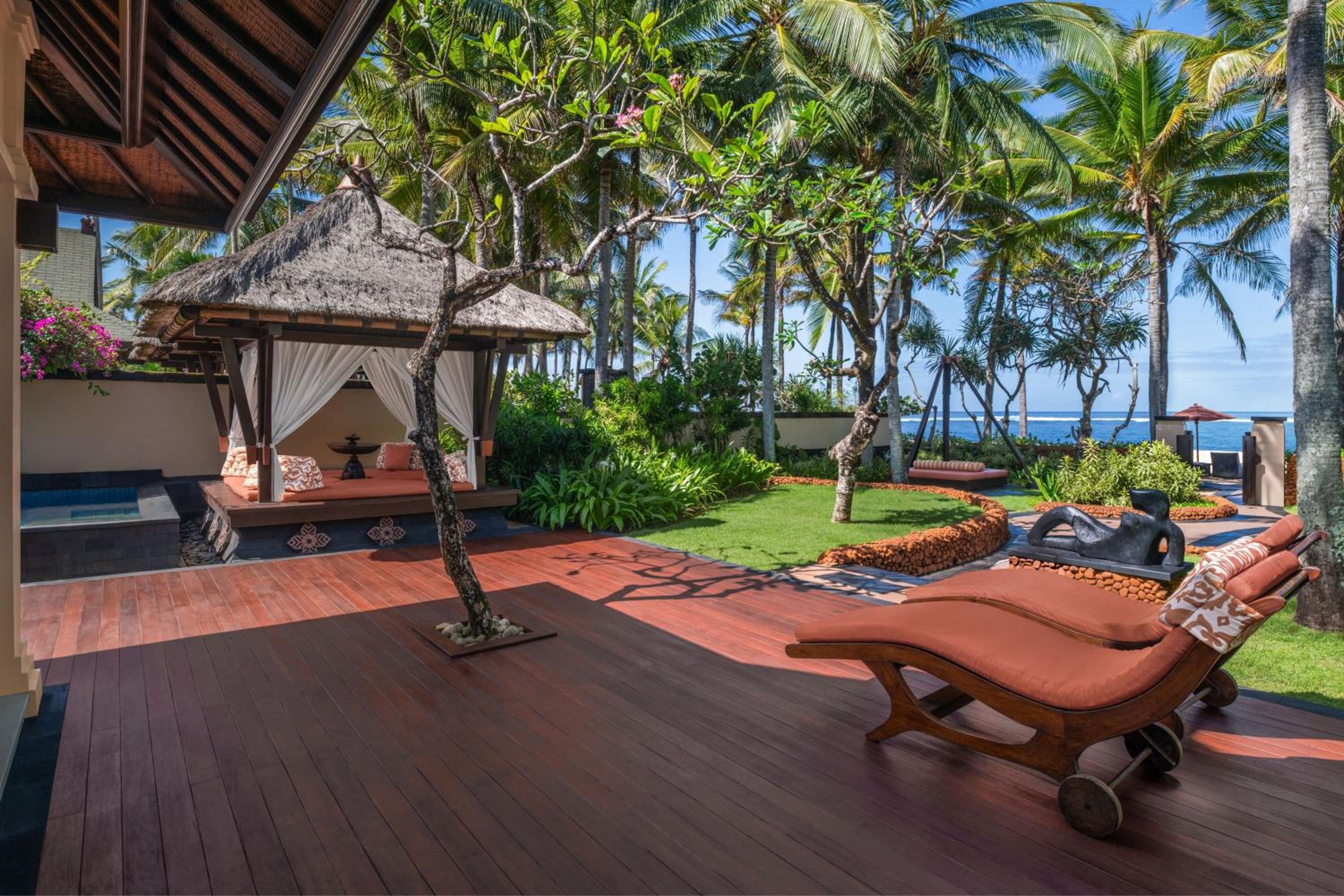 The Strand Villa, 1 Bedroom Villa, 1 King, Oceanfront, Private Pool with Complimentary Airport Transfer - Photo 3