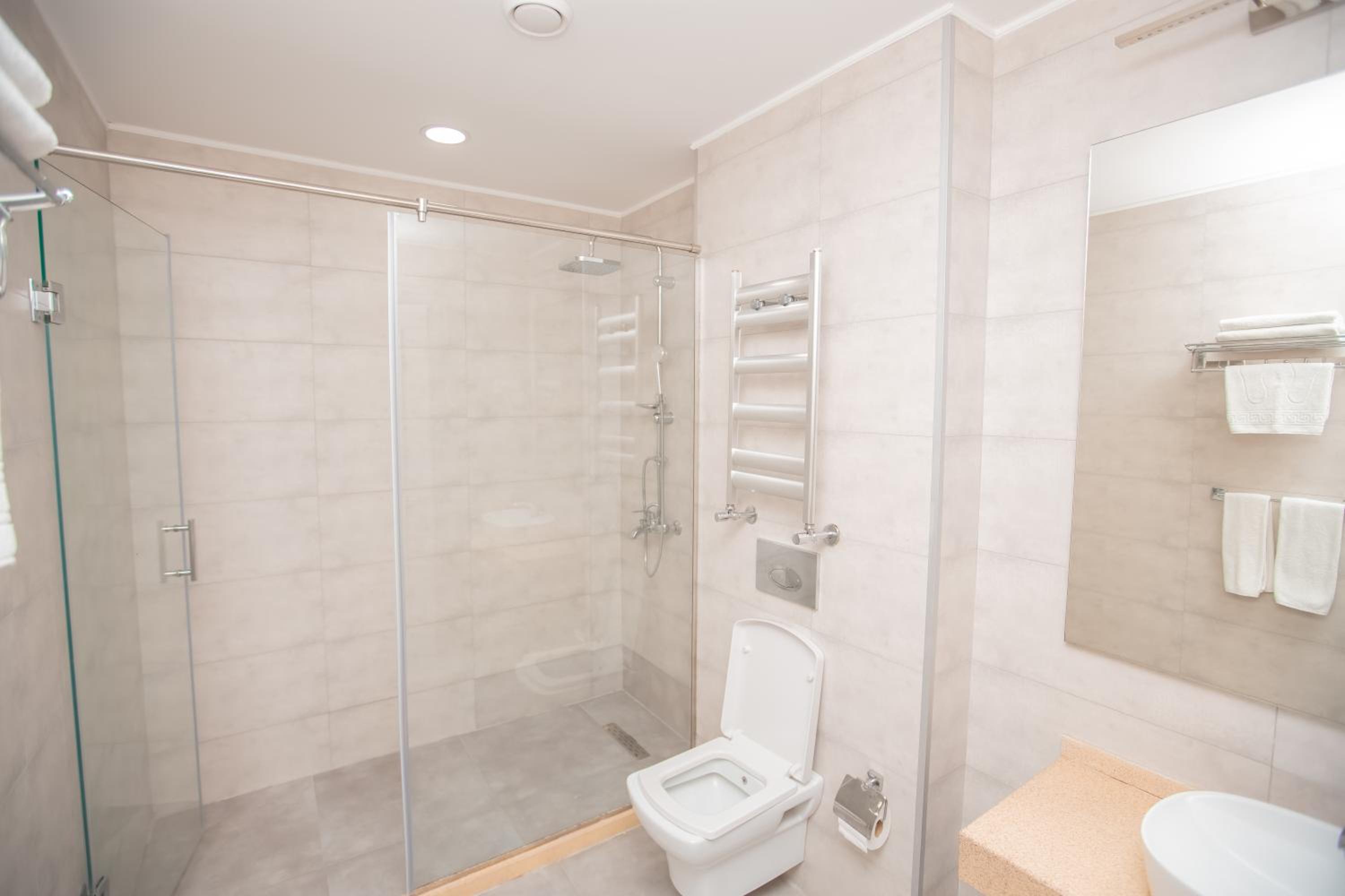 Studio Apartment - Photo 8