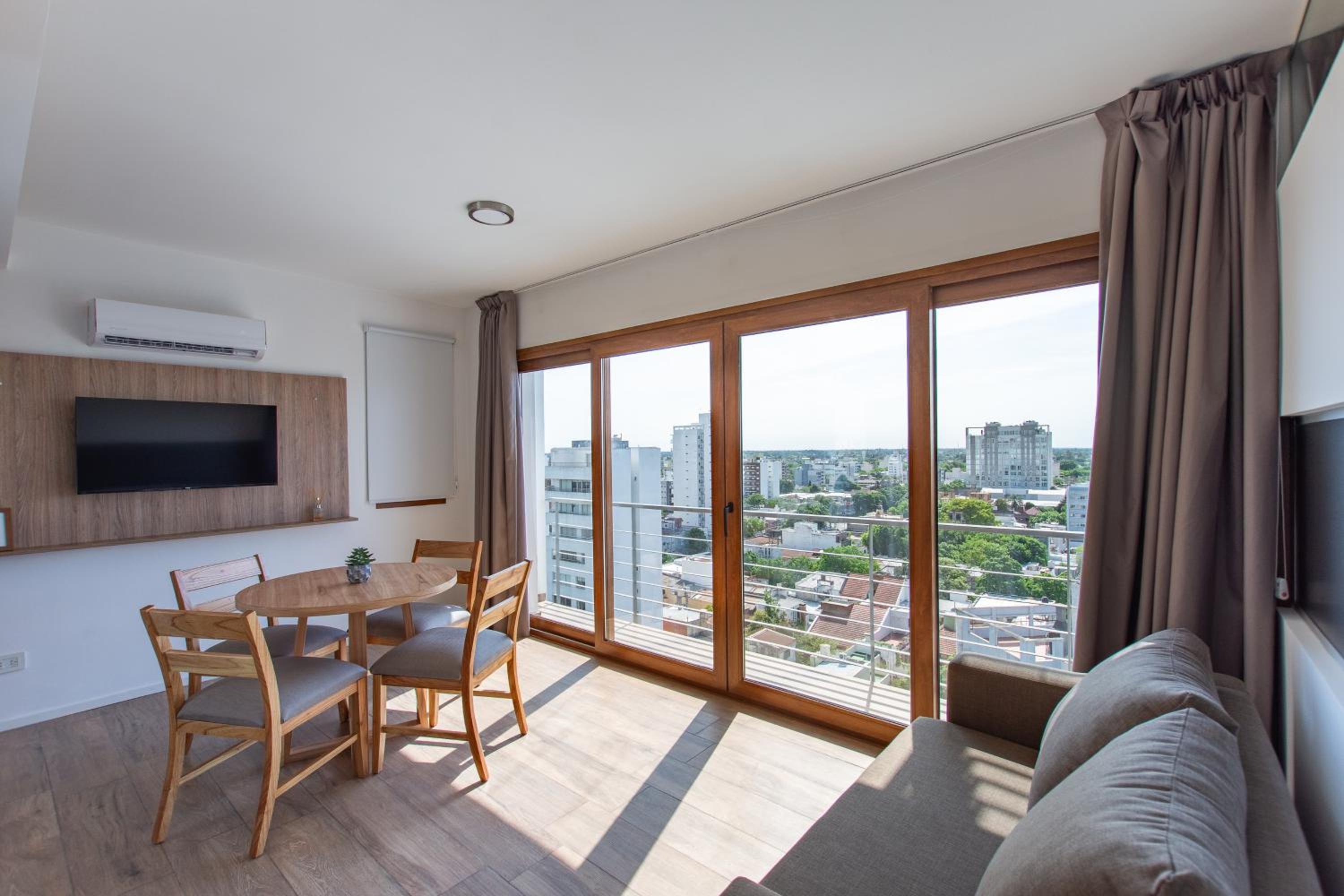 One-Bedroom Apartment photo 2