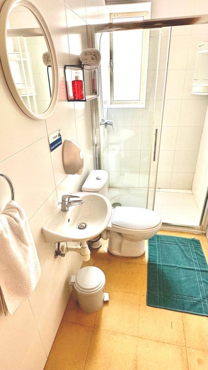 Twin Room with Private External Bathroom