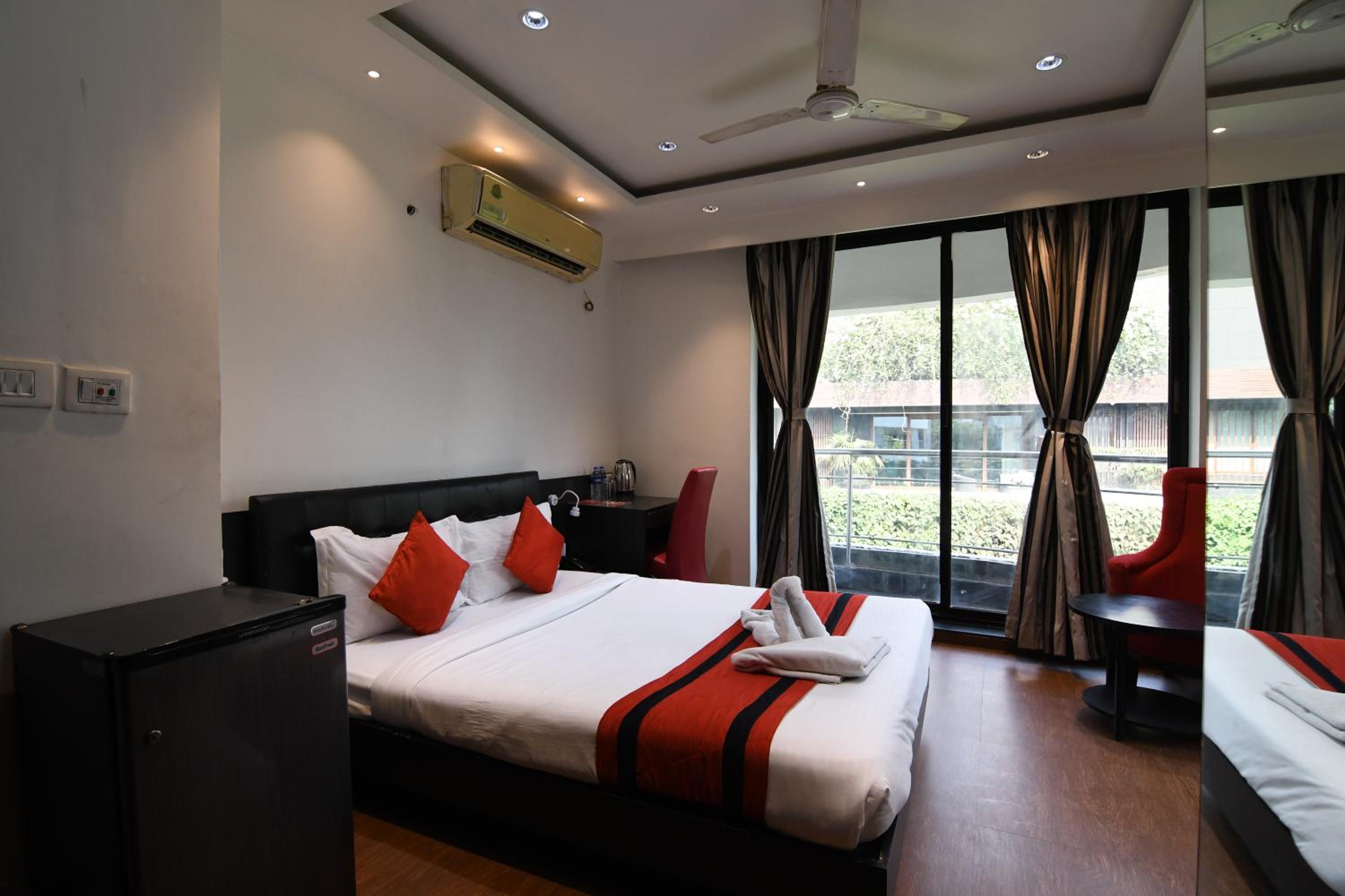 Superior King Room photo 2