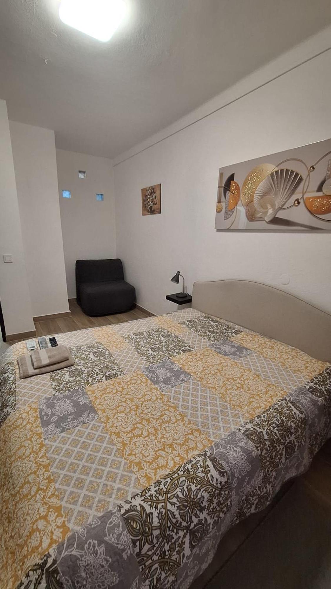 One-Bedroom Apartment photo 2