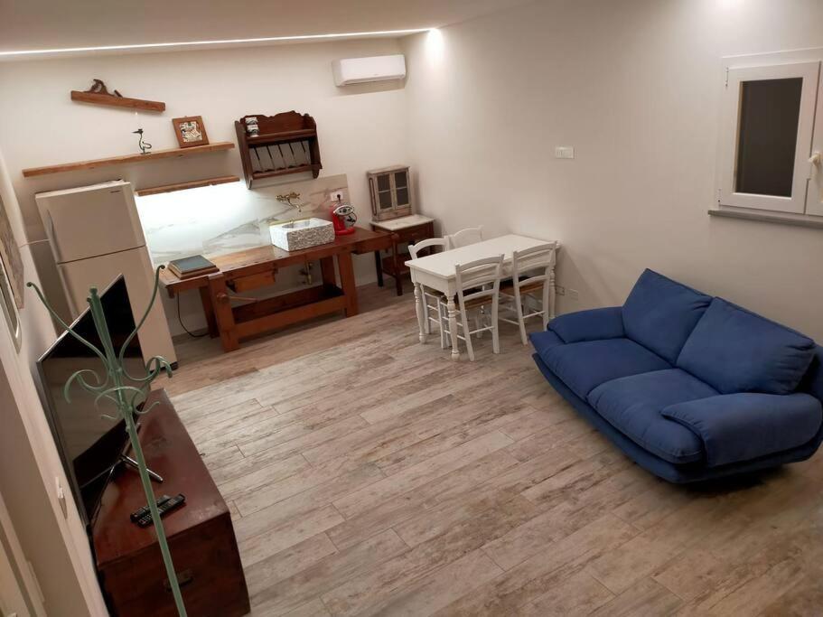 One-Bedroom House photo 1