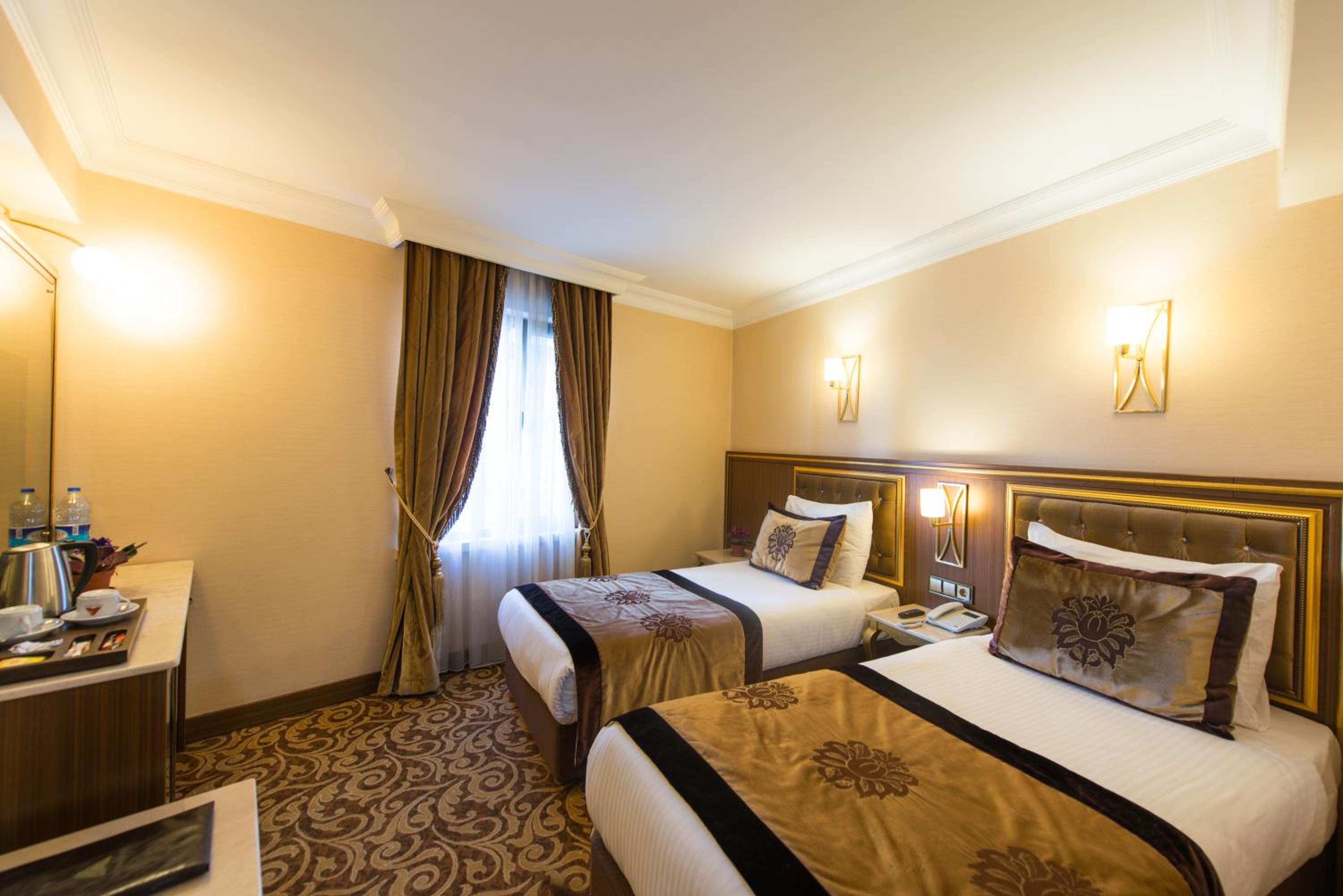 Standard Double or Twin Room photo 3