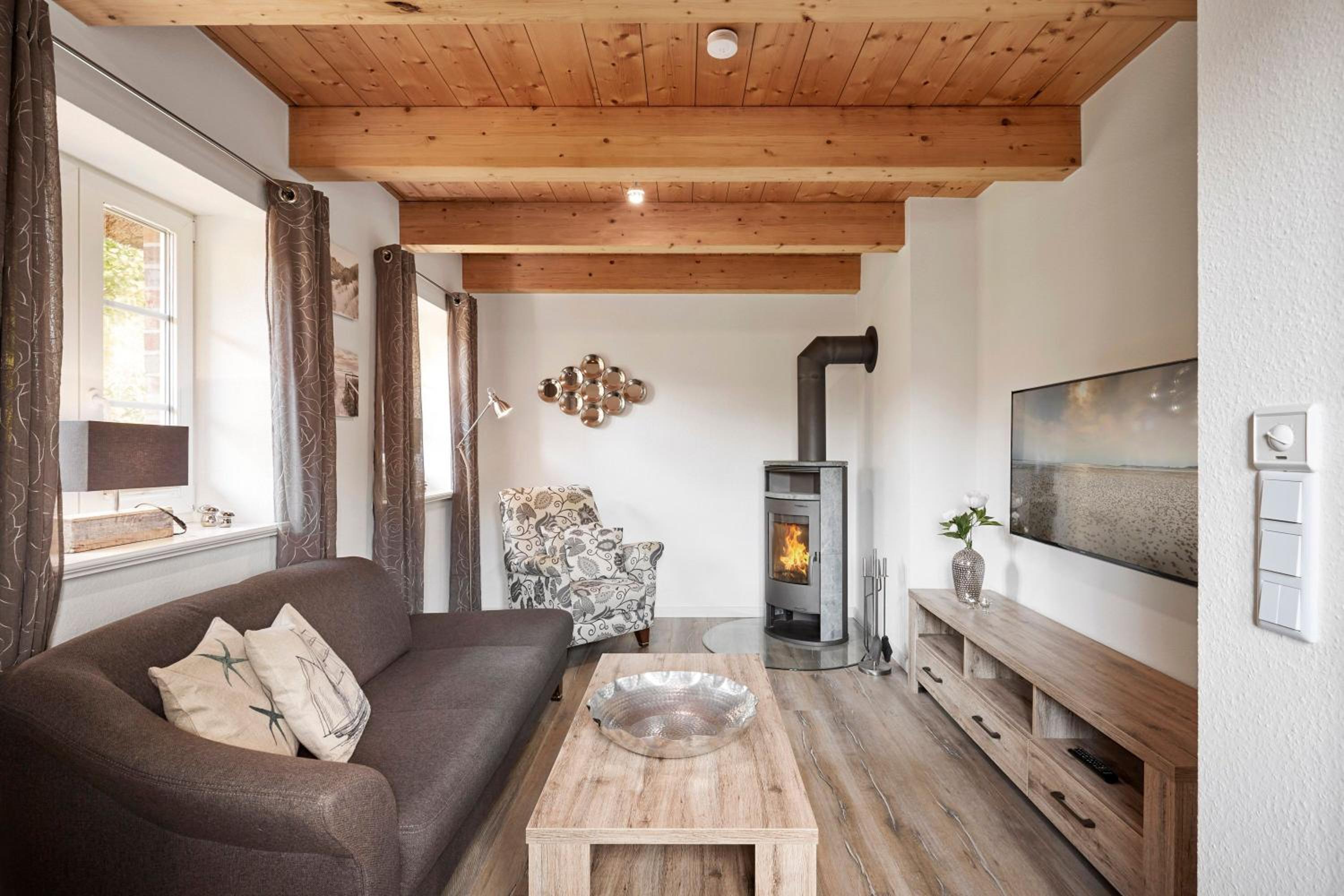 One-Bedroom House photo 1