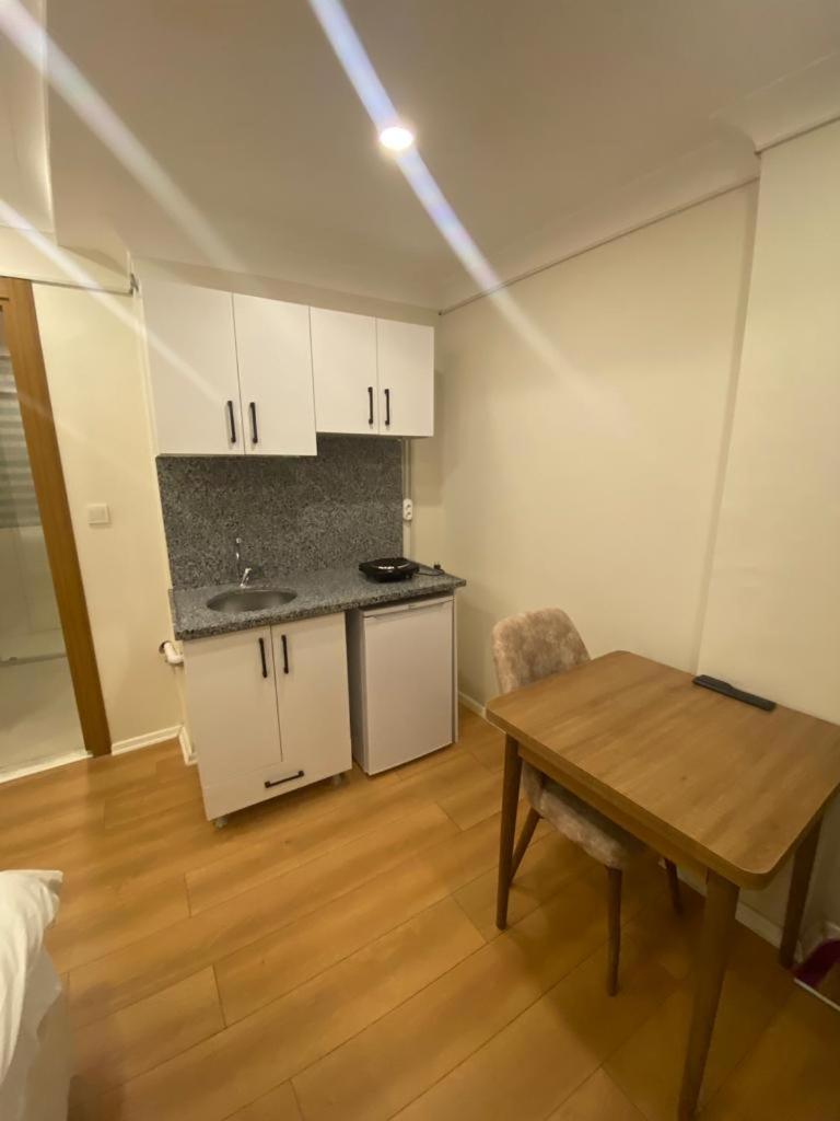 Studio Apartment With One Double Bed photo 3