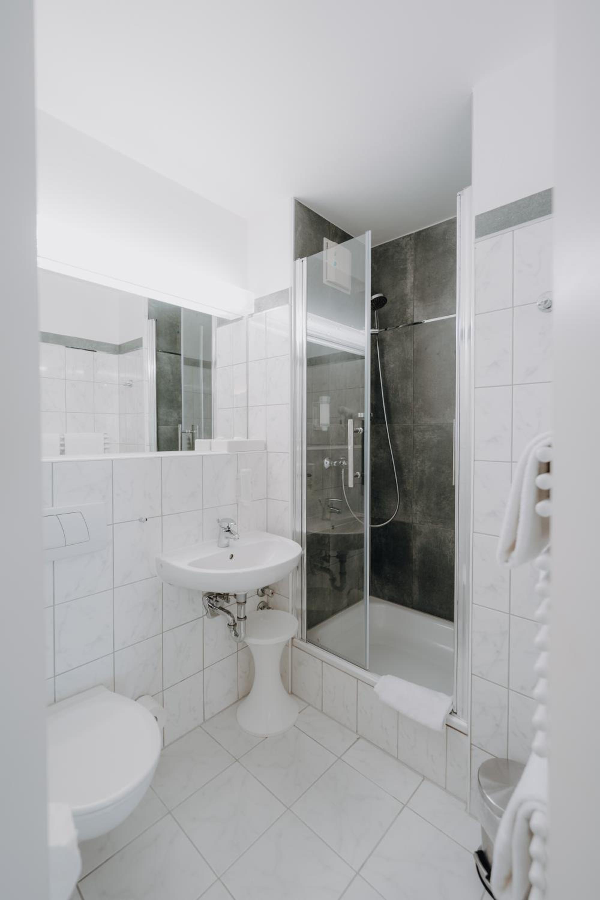 Double Room - Photo 2
