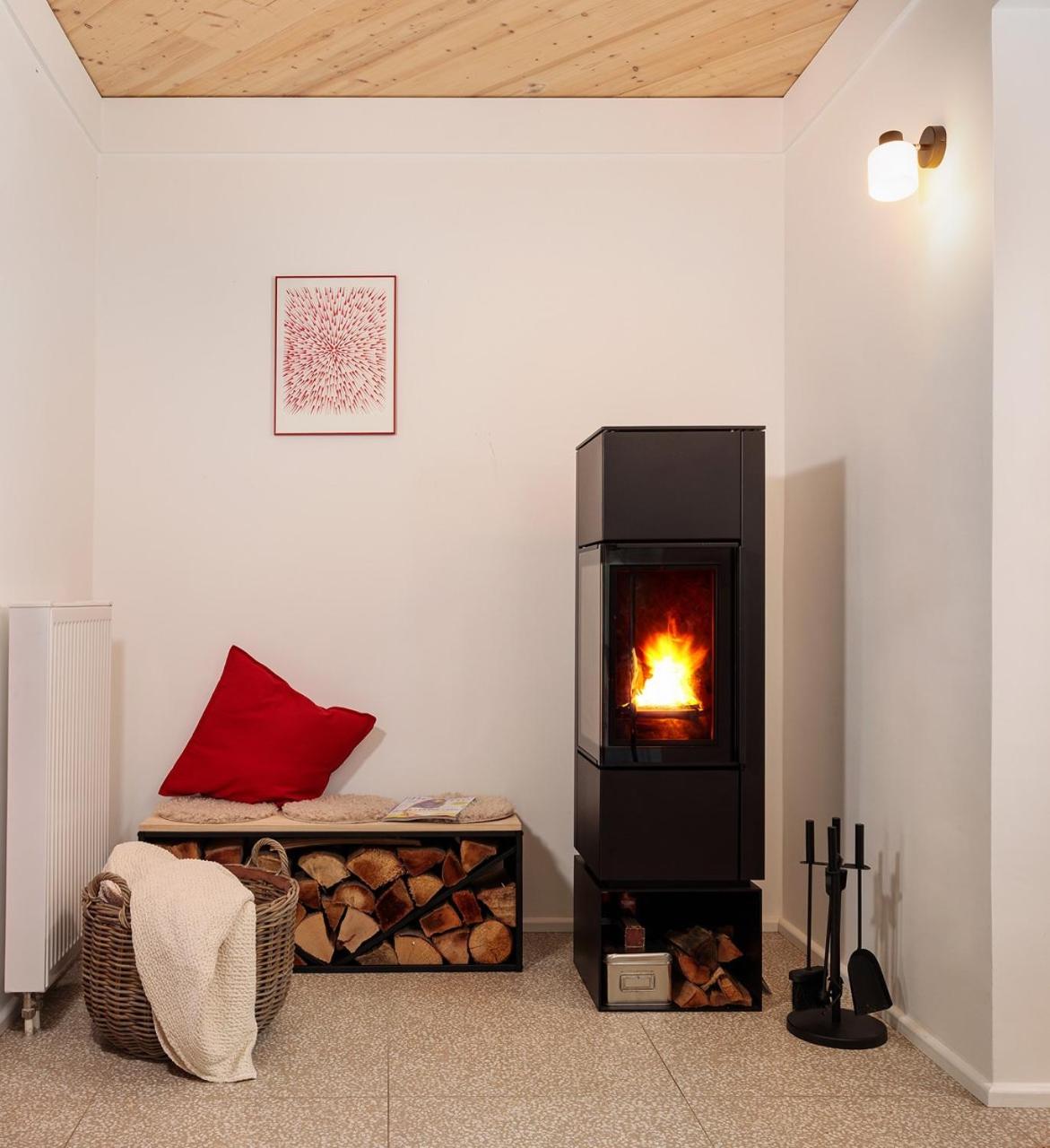 Three-Bedroom House photo 3