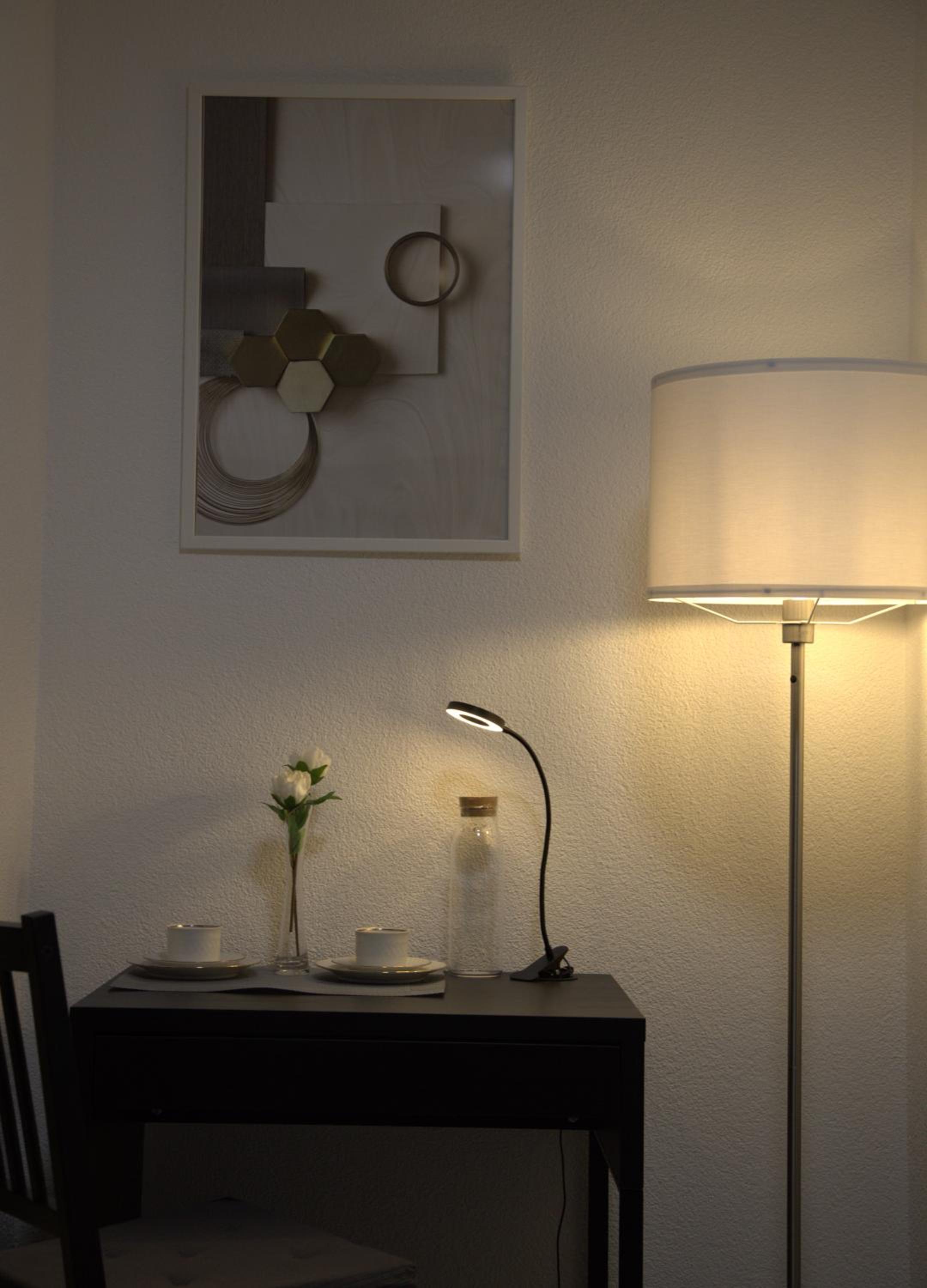 Double Room with Shared Bathroom photo 2