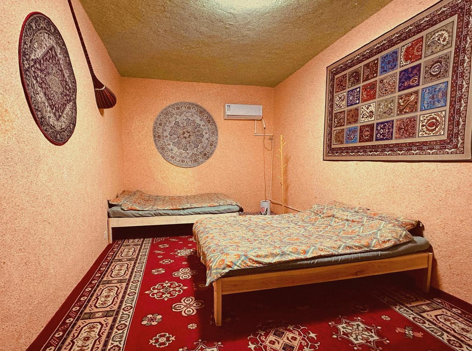 Twin Room with Private Bathroom photo 1