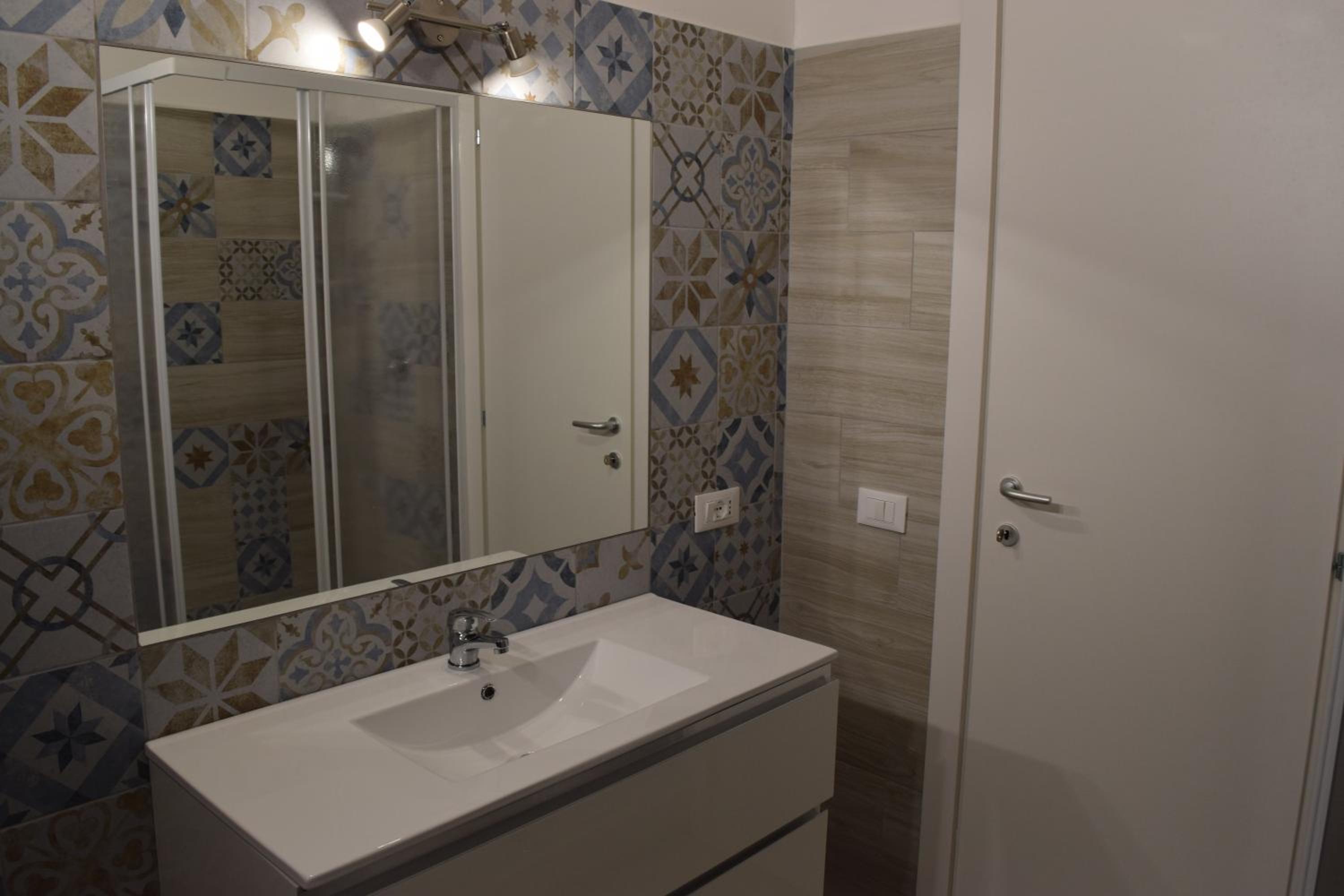 Quadruple Room with Private Bathroom photo 3