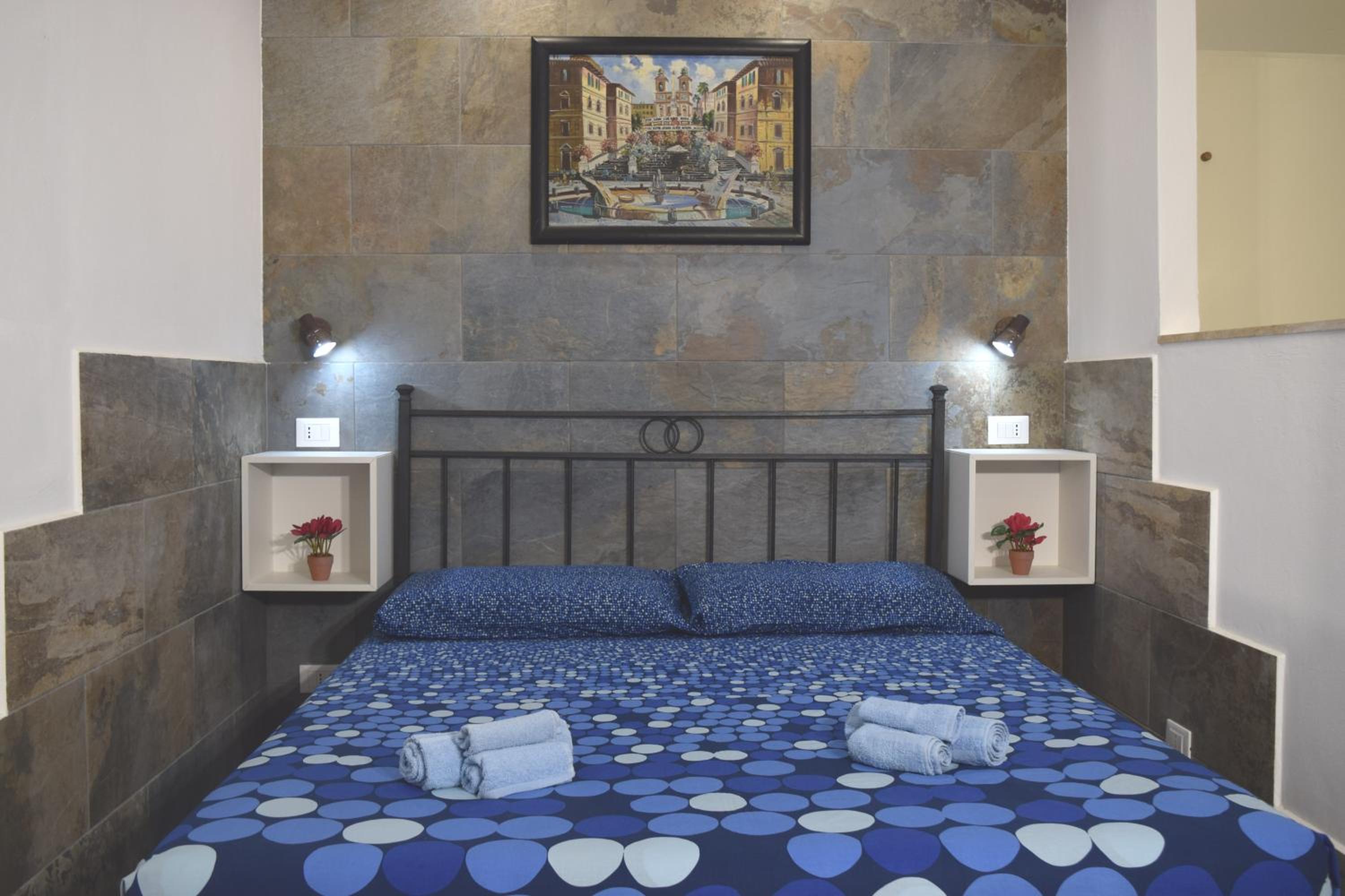 Quadruple Room with Private Bathroom photo 1