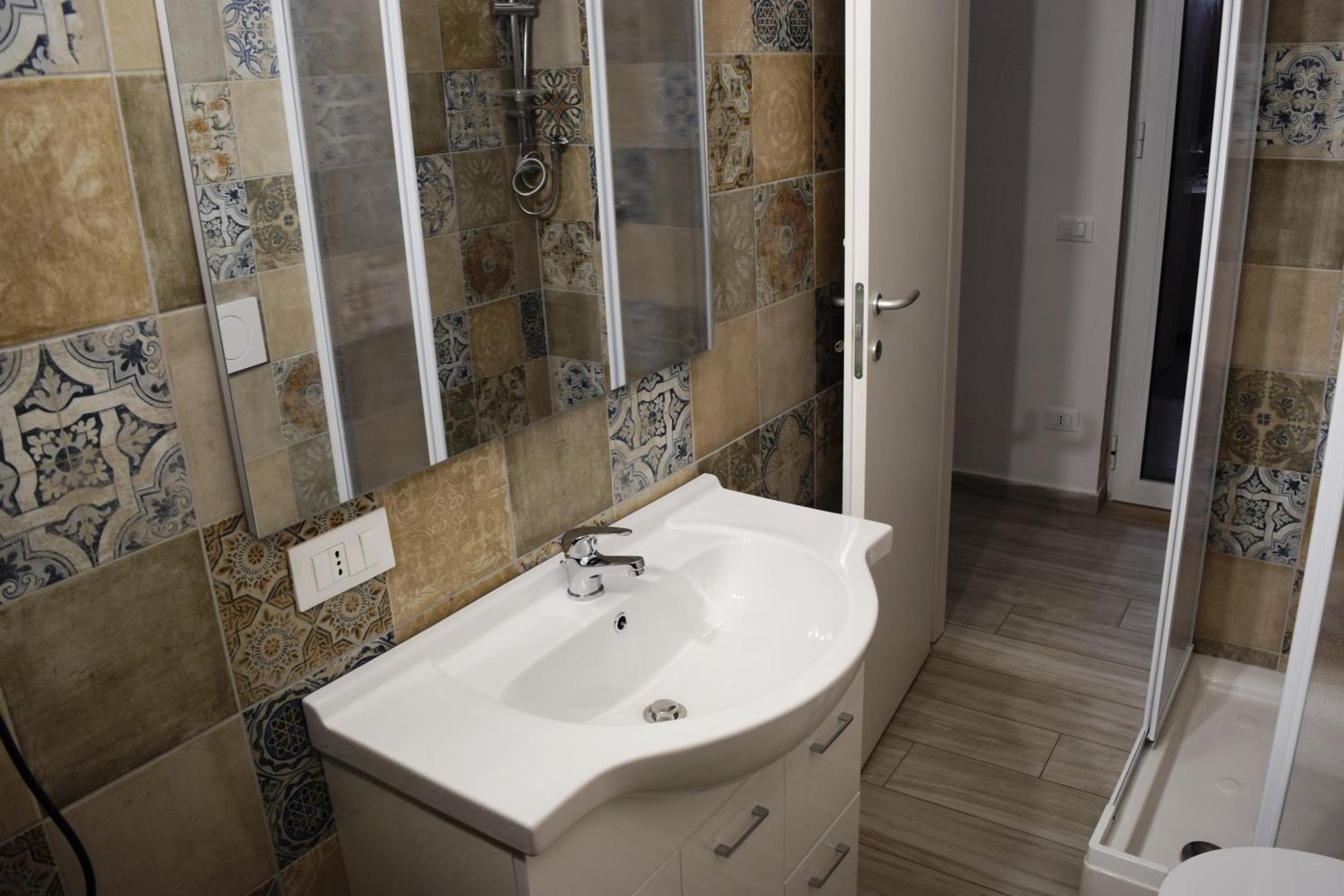 Quadruple Room with Private Bathroom photo 3