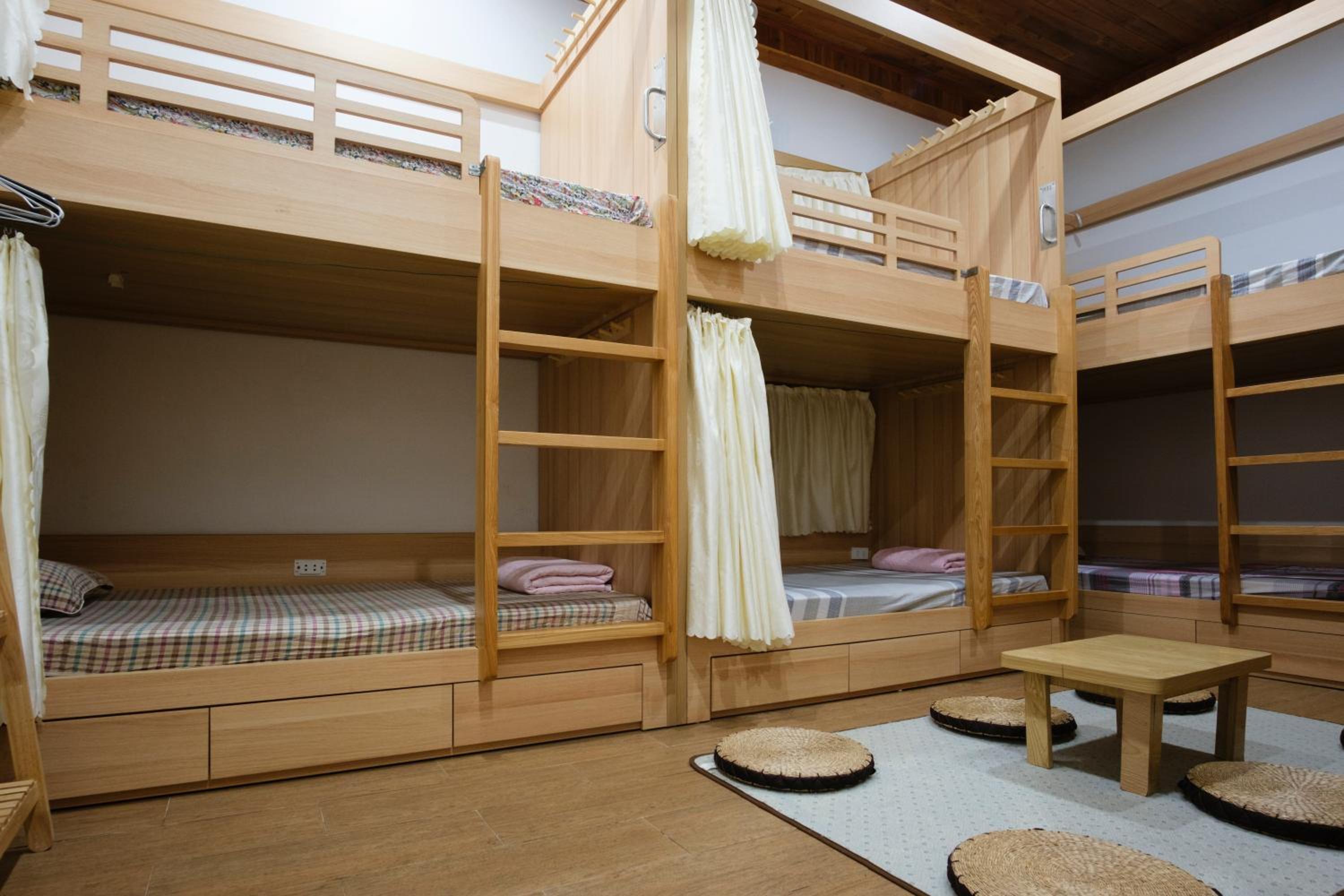 Bed in 10-Bed Mixed Dormitory Room