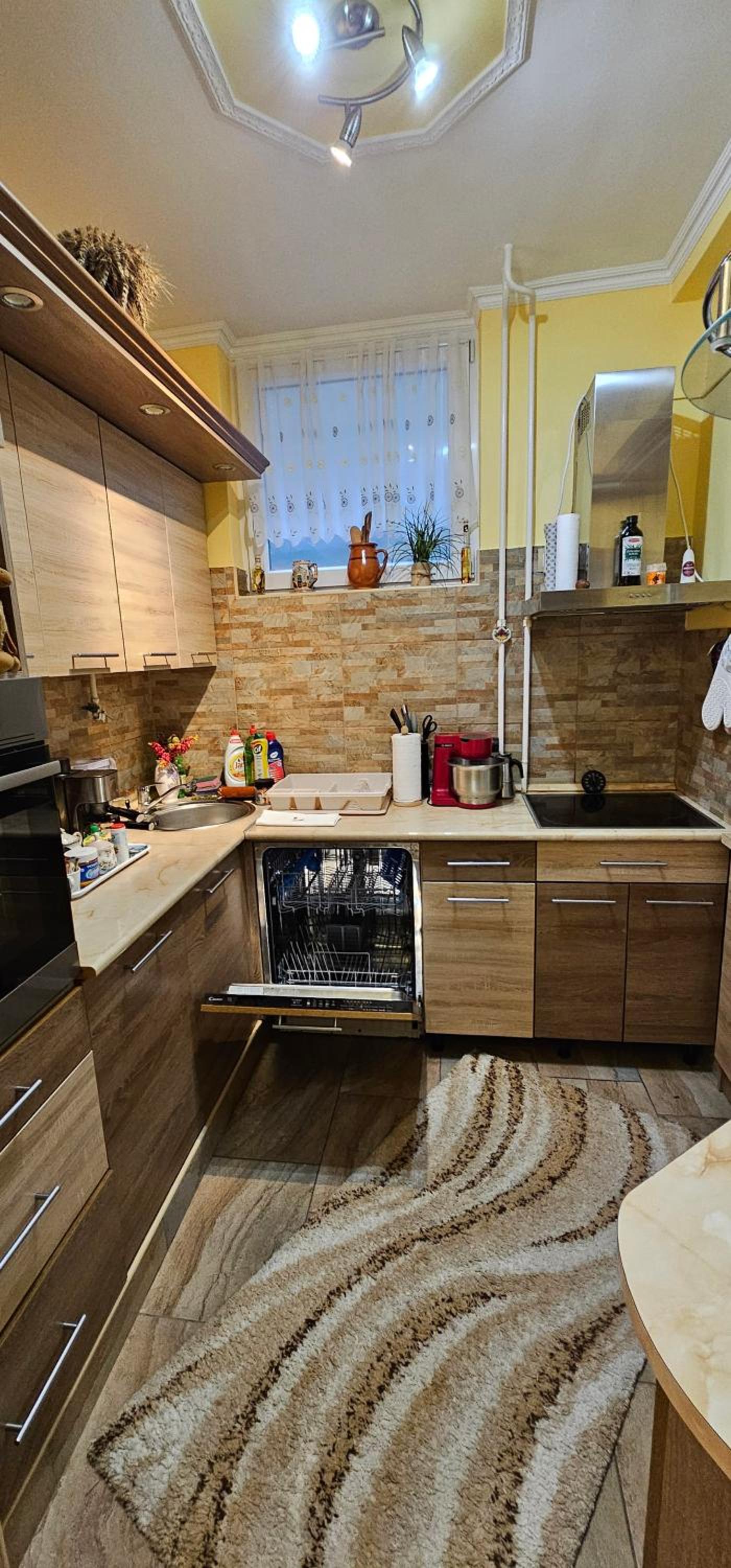 Three-Bedroom Apartment - Photo 9