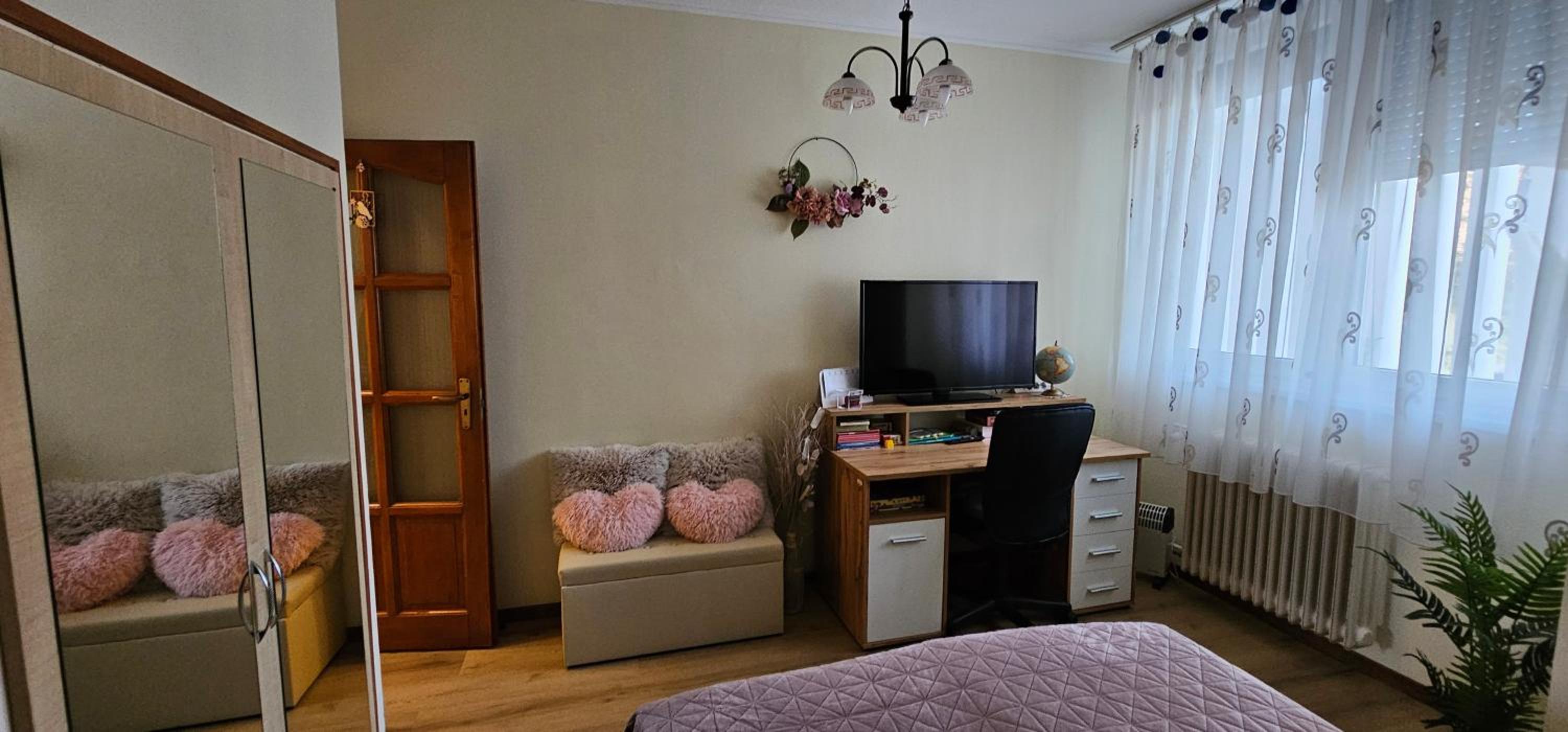 Three-Bedroom Apartment - Photo 4