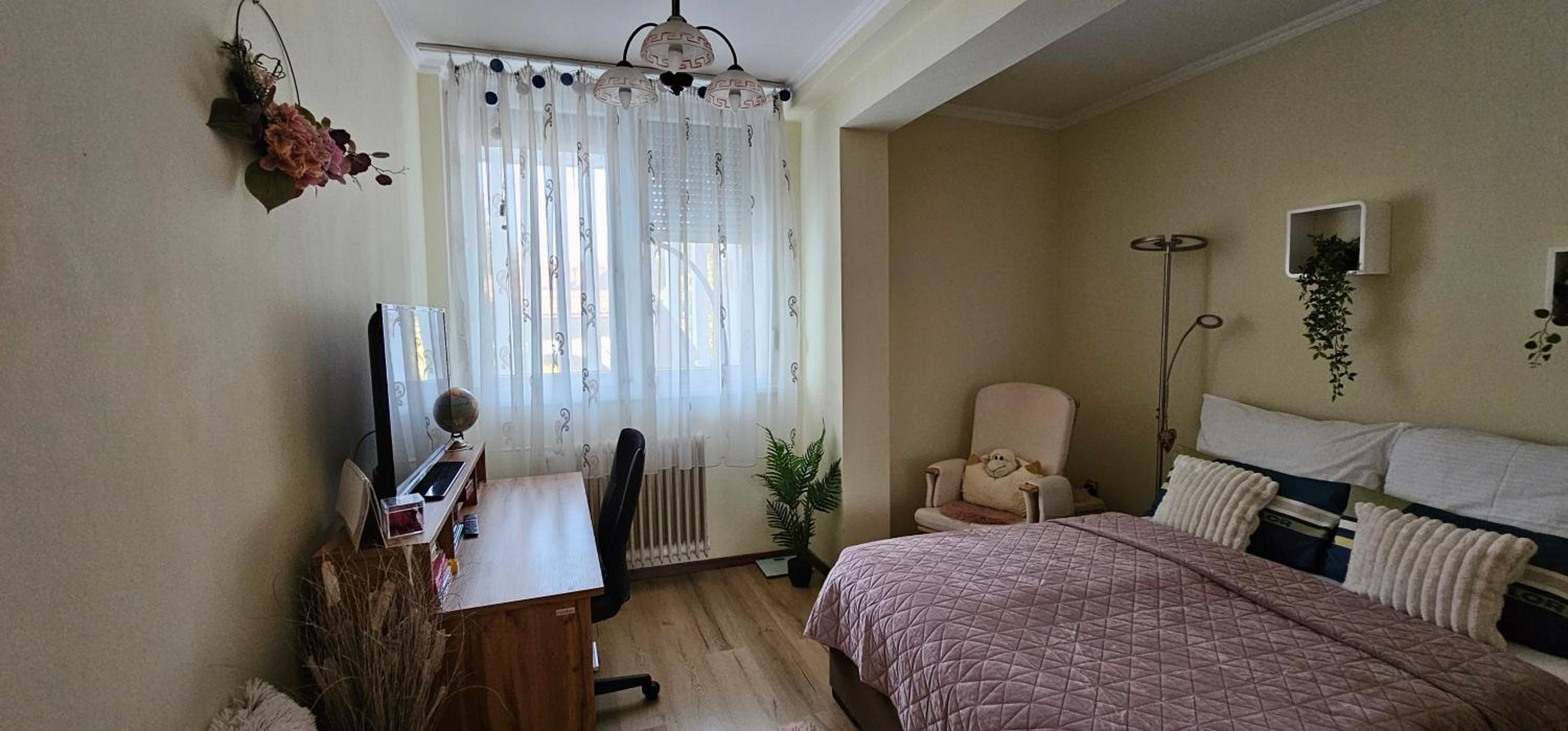 Three-Bedroom Apartment - Photo 25
