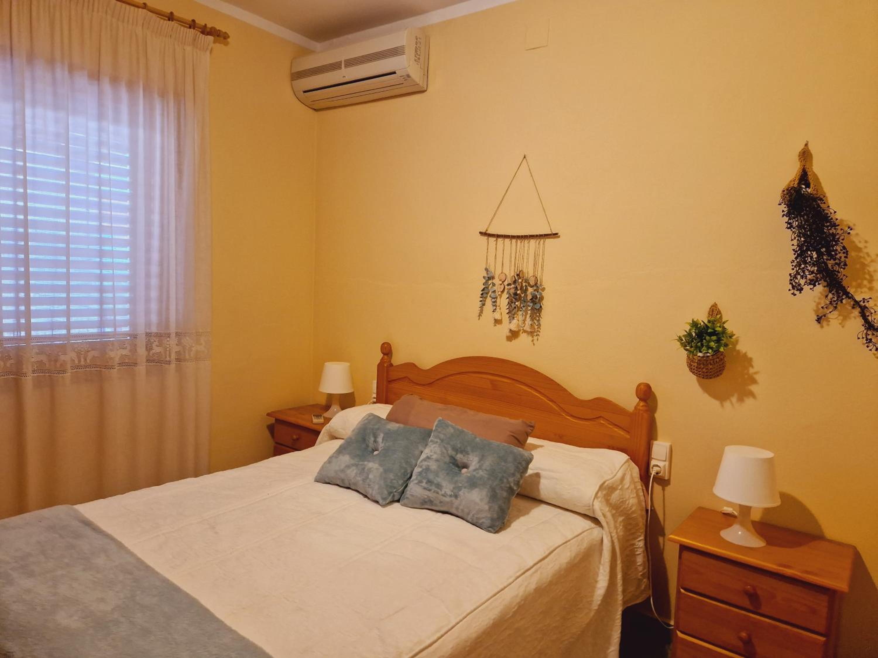 Three-Bedroom House photo 3