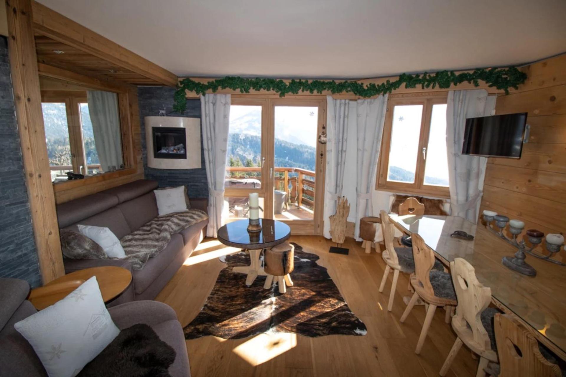 Apartment with Mountain View photo 1