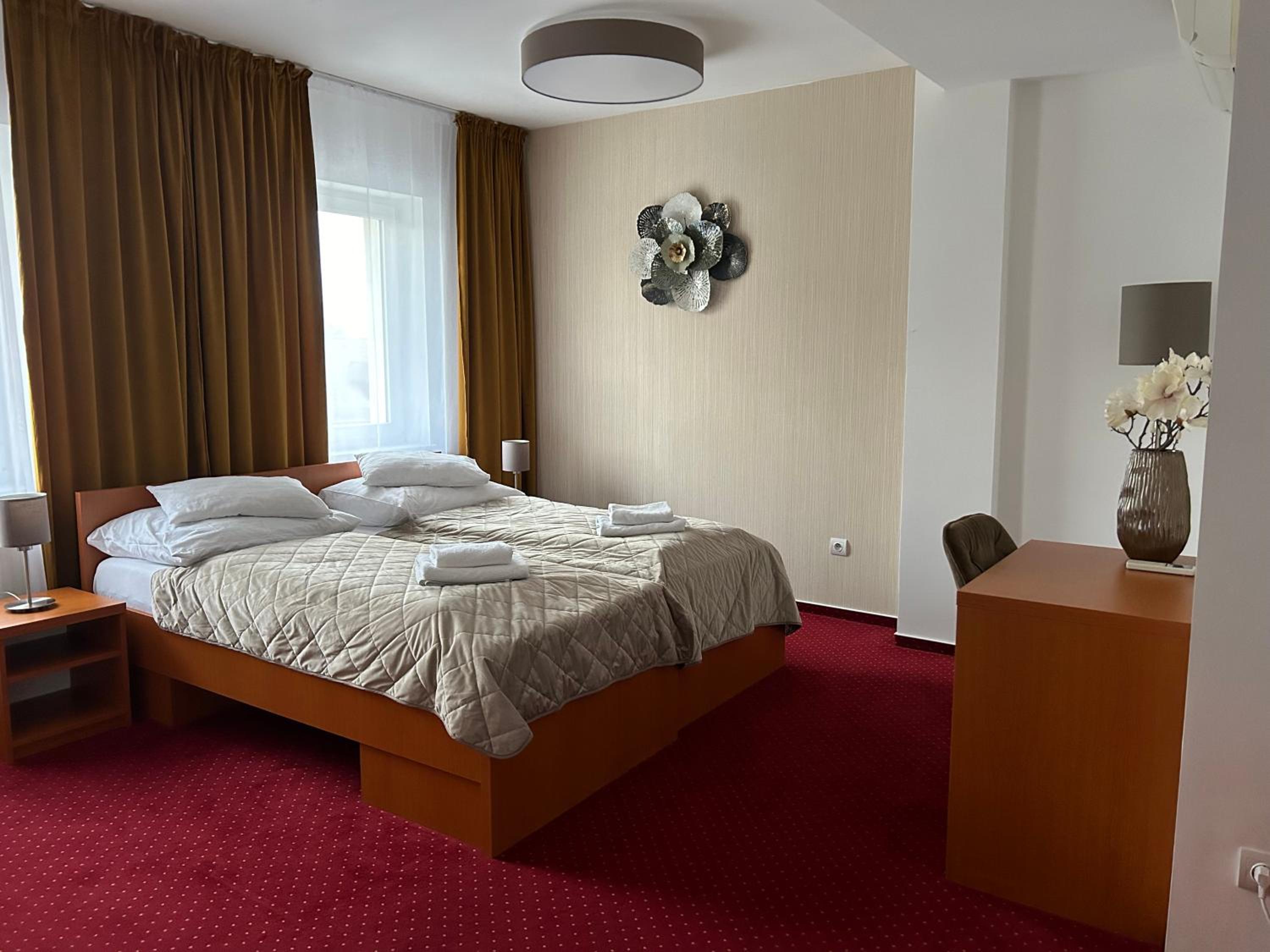 Classic Quadruple Room - Photo 7