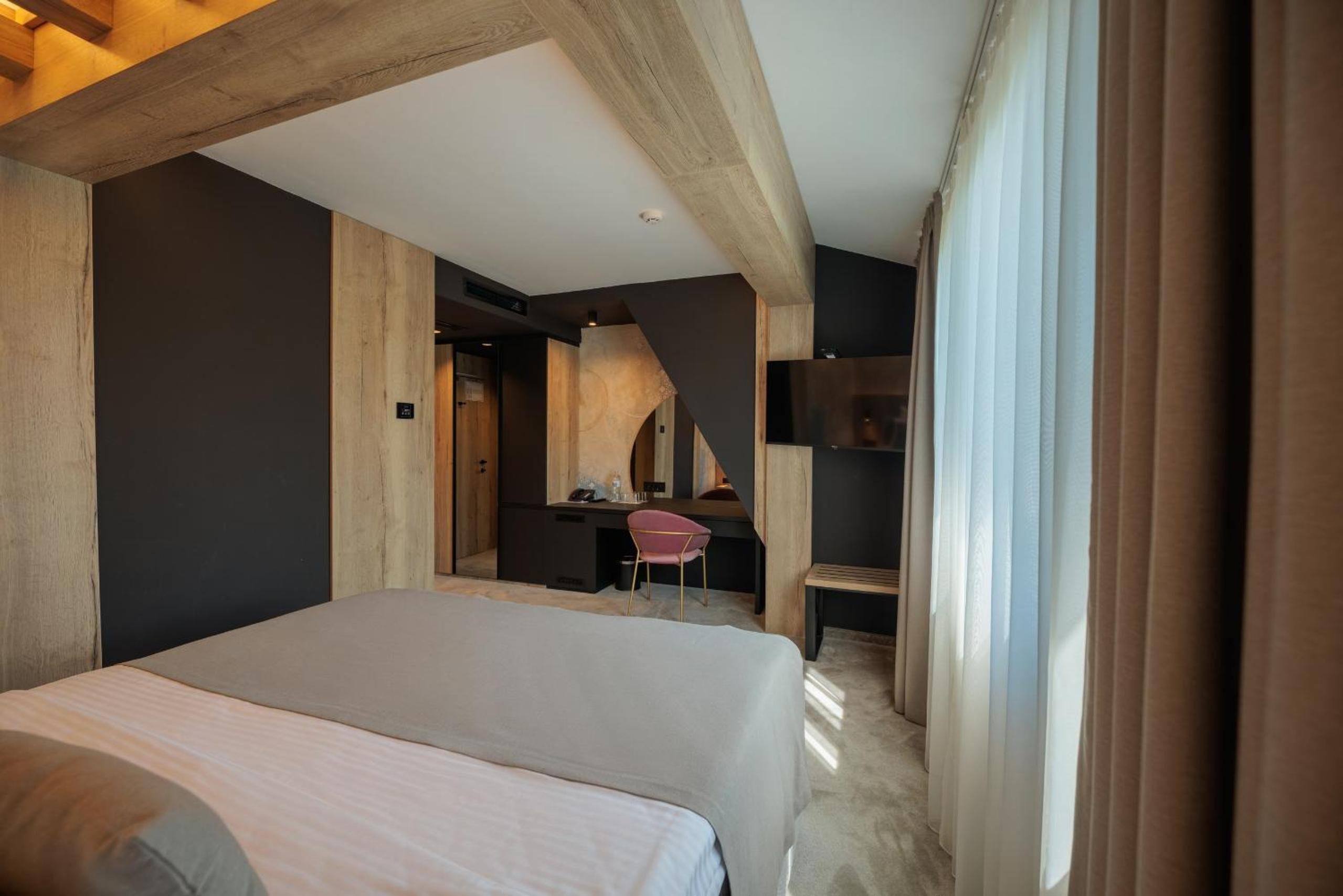 Double Room - Photo 4