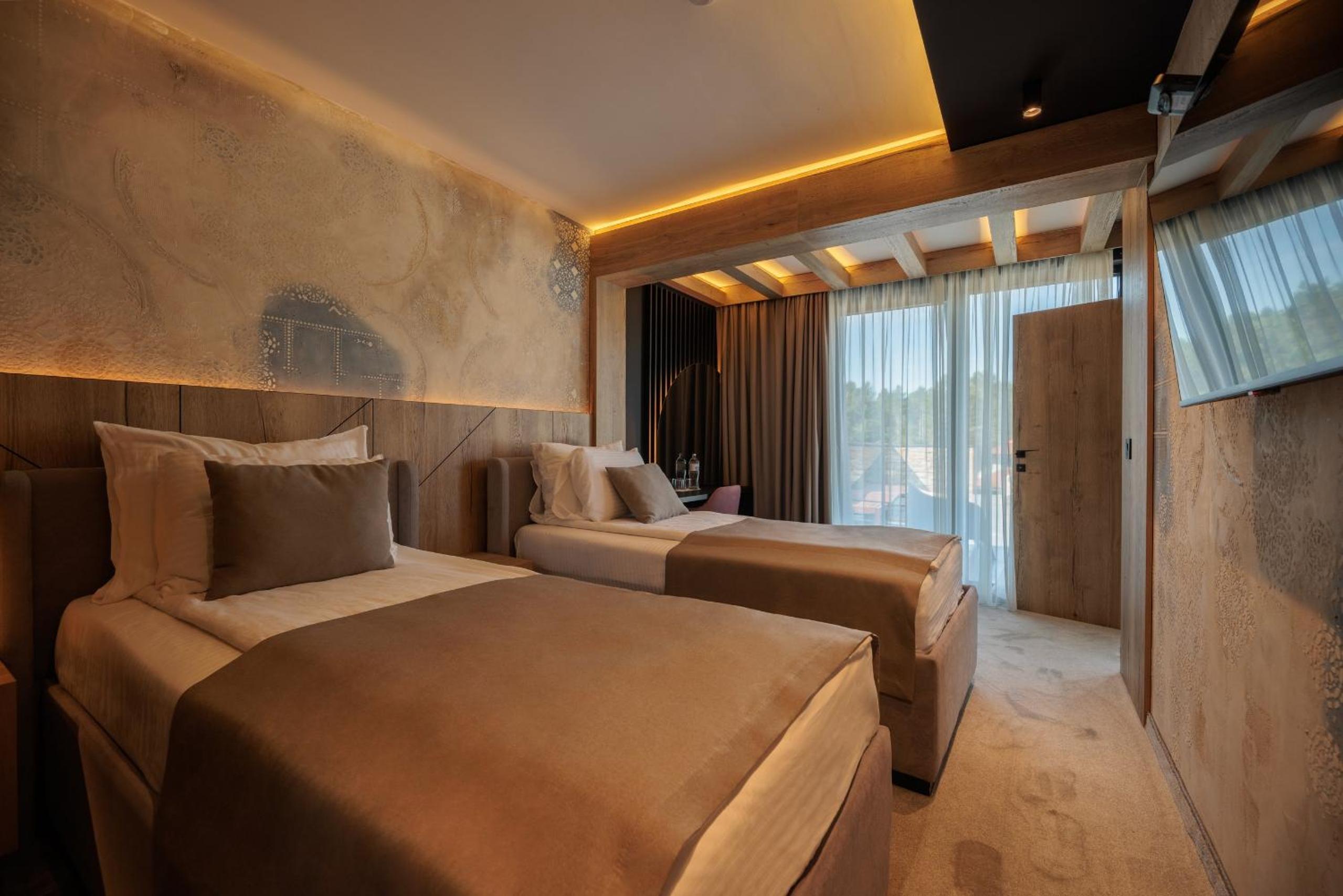 Twin Room - Photo 1