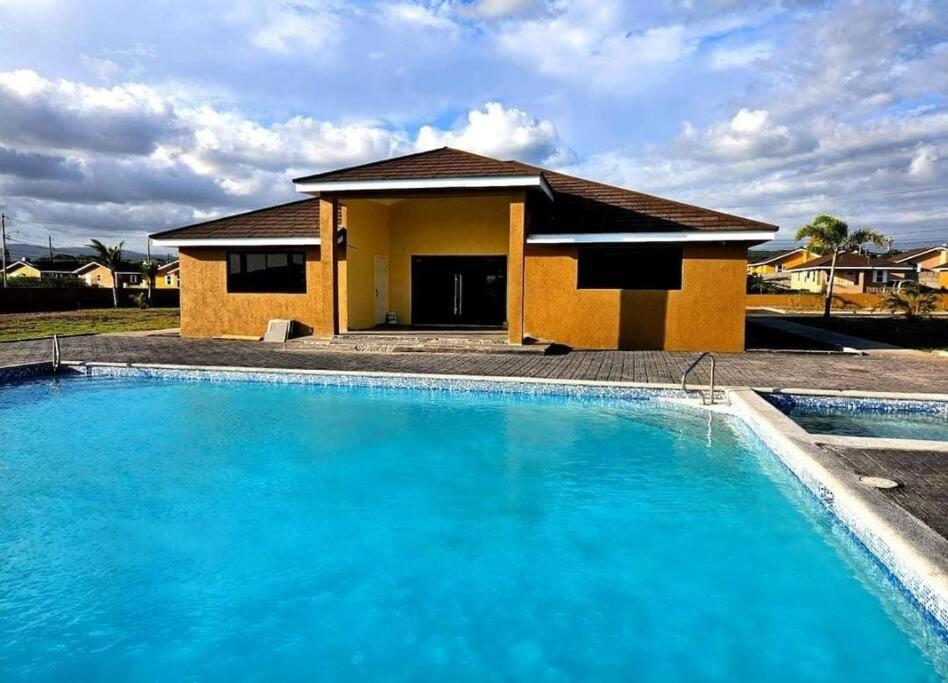One-Bedroom Villa photo 1