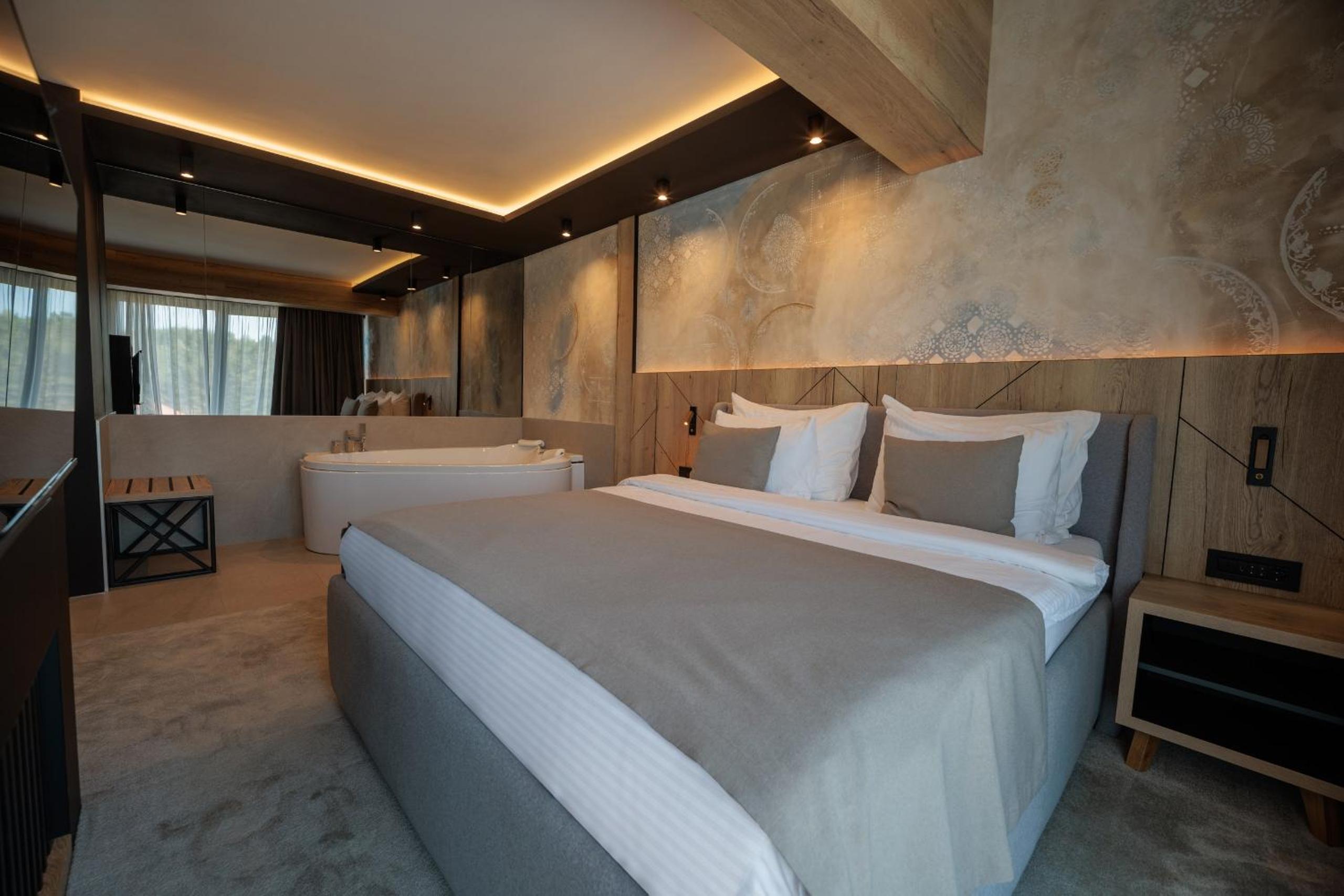Deluxe Double Room - Photo 3