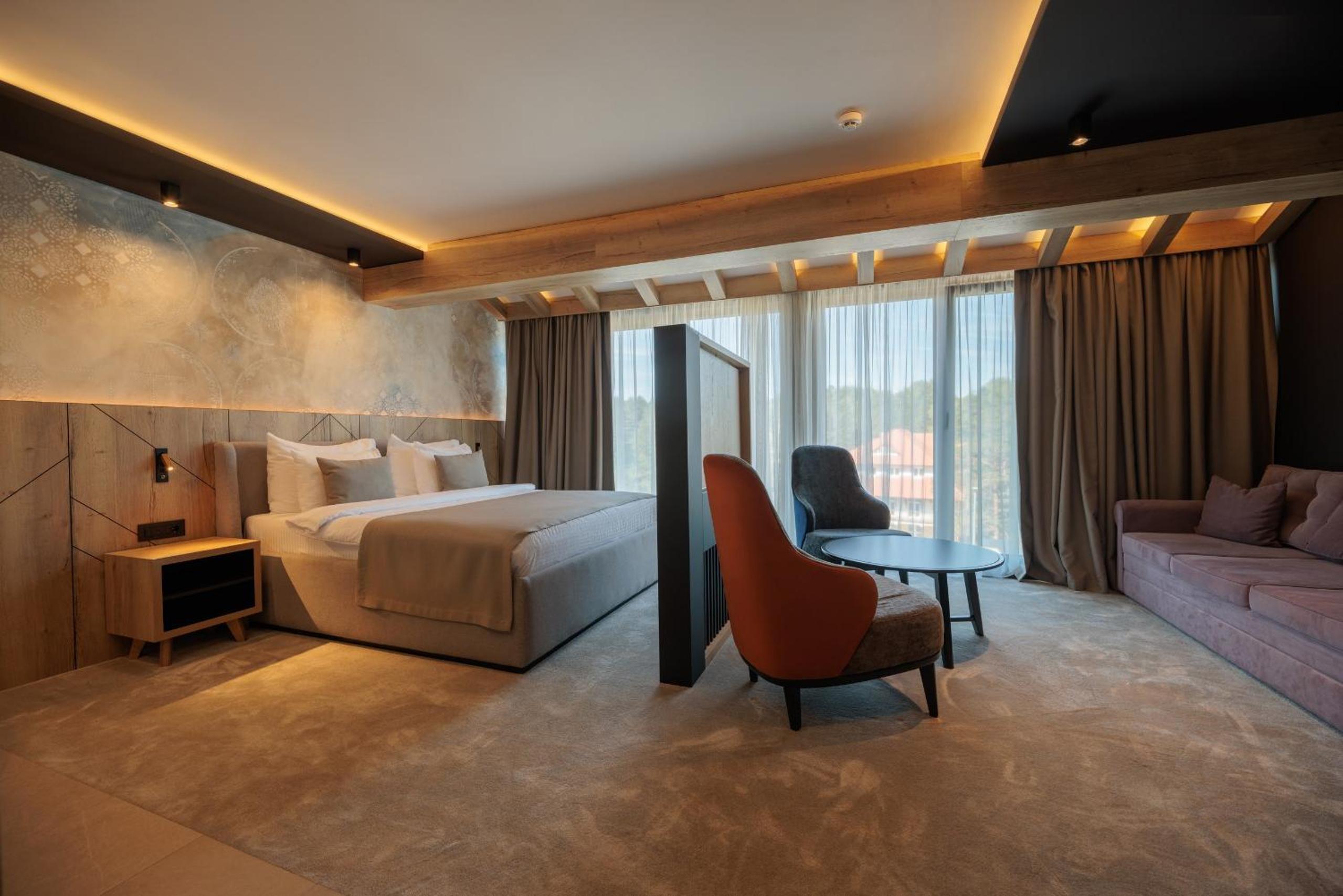 Deluxe Double Room - Photo 7