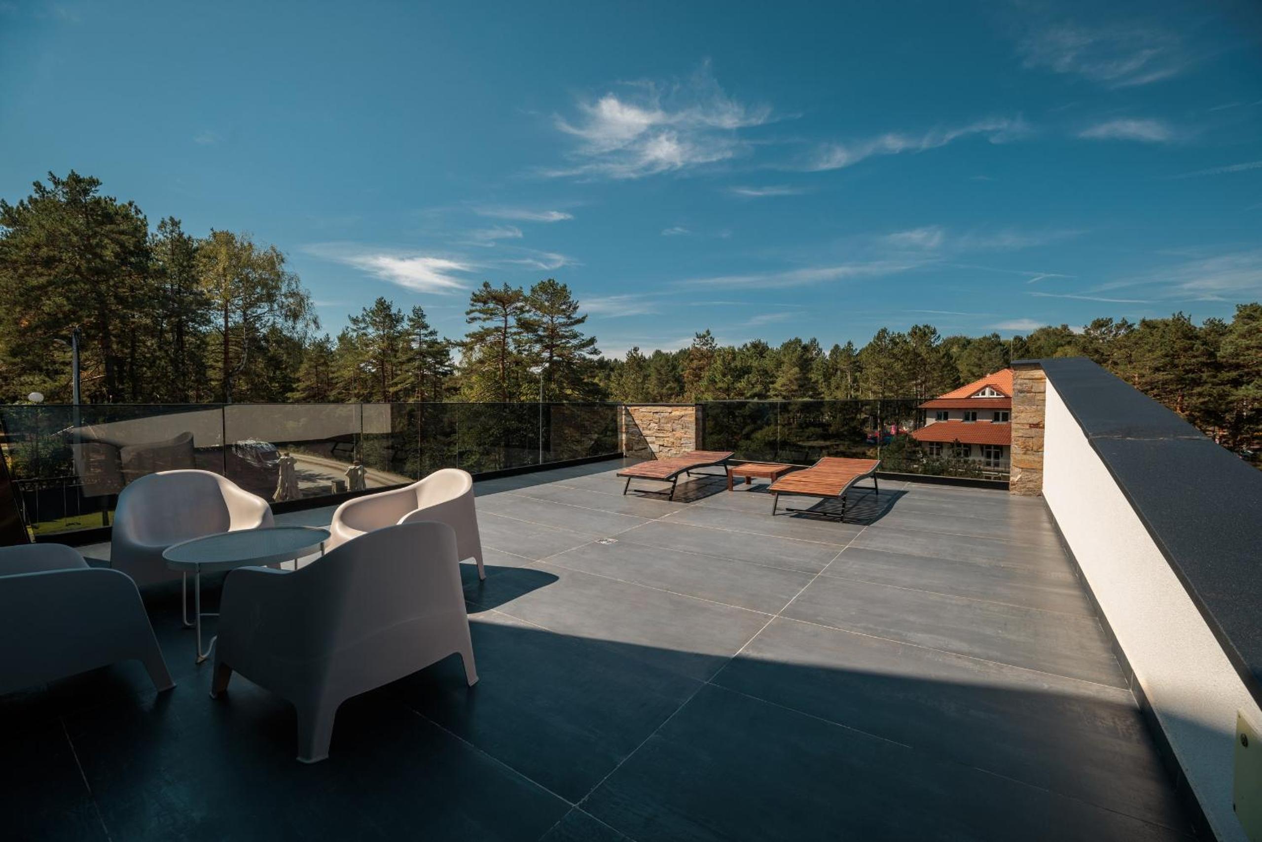 Superior Suite - Photo 8