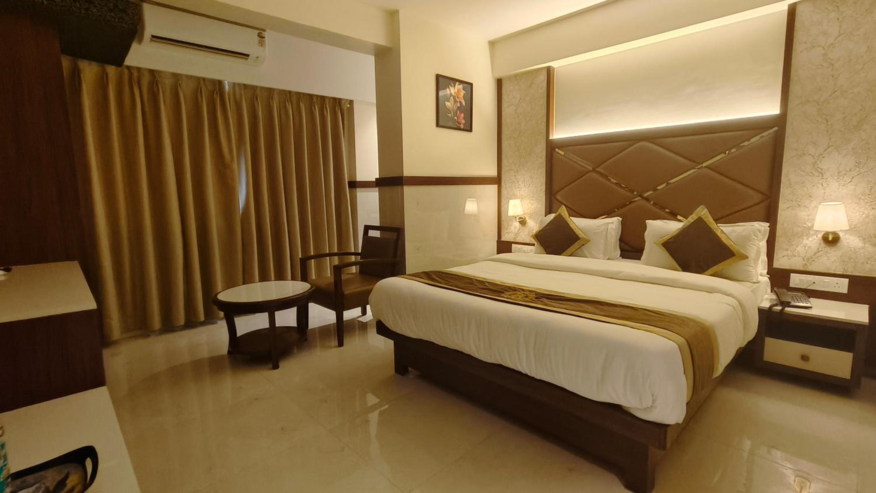 Executive Room - Photo 10