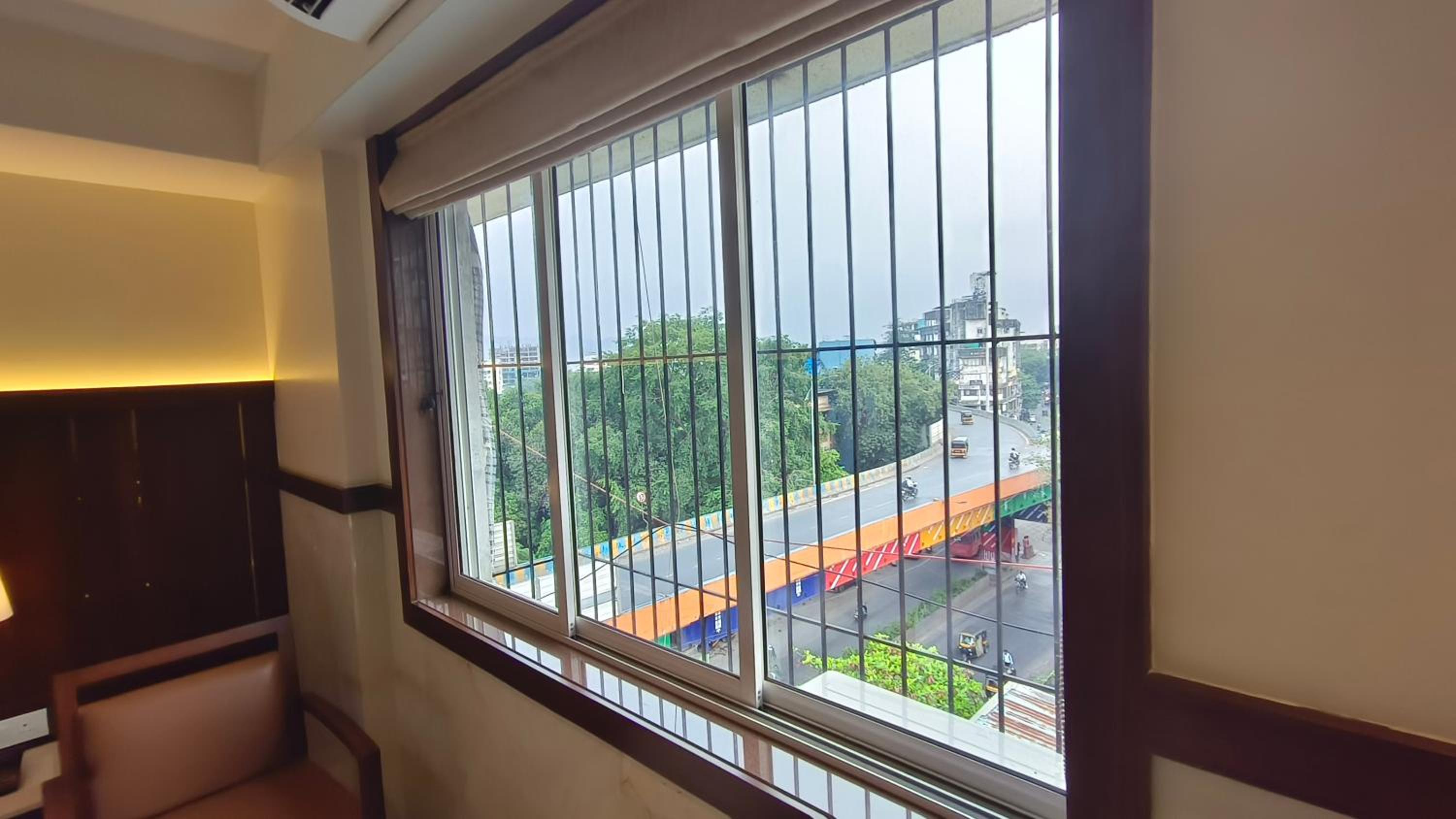 Executive Room - Photo 8