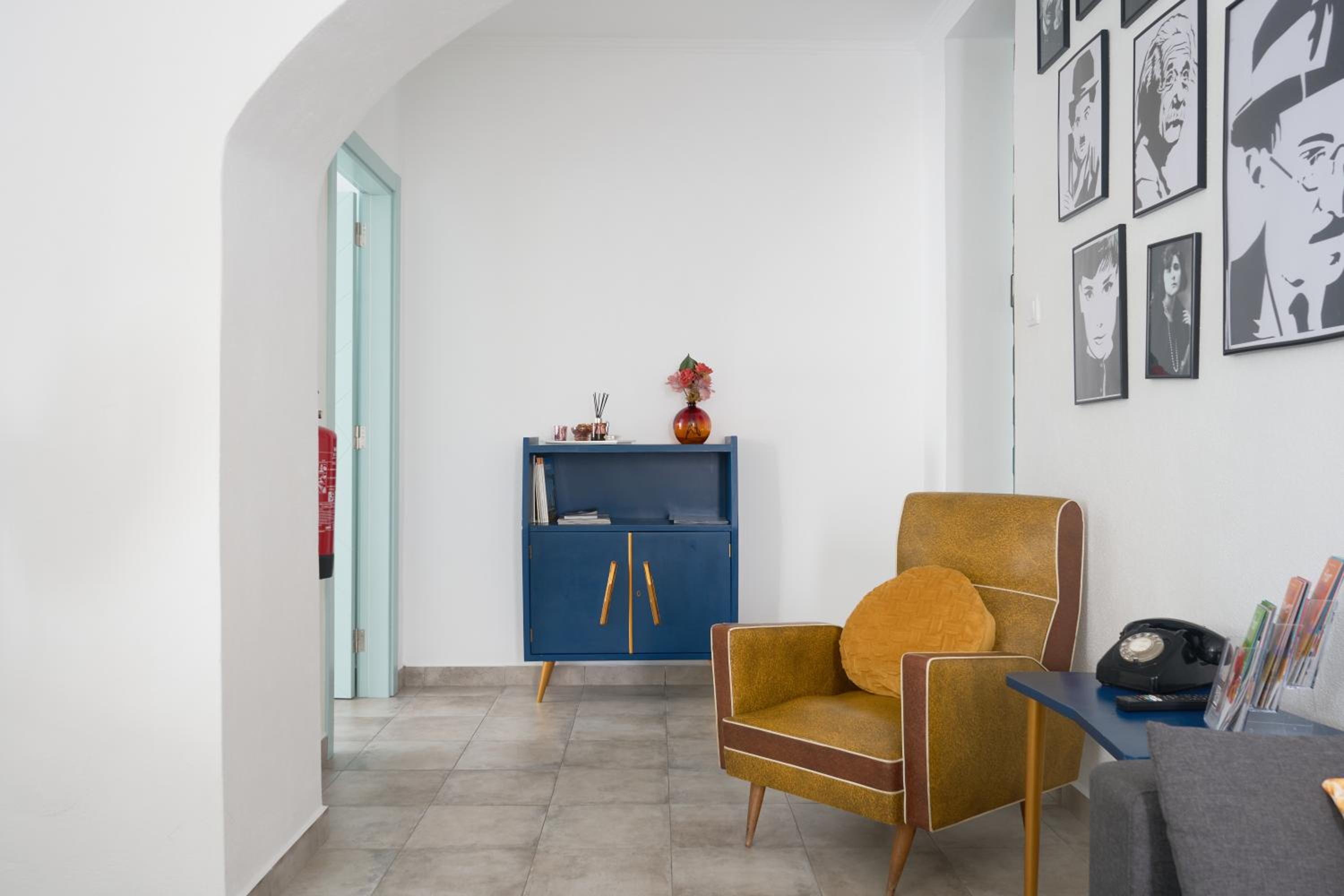 One-Bedroom Apartment - Photo 3