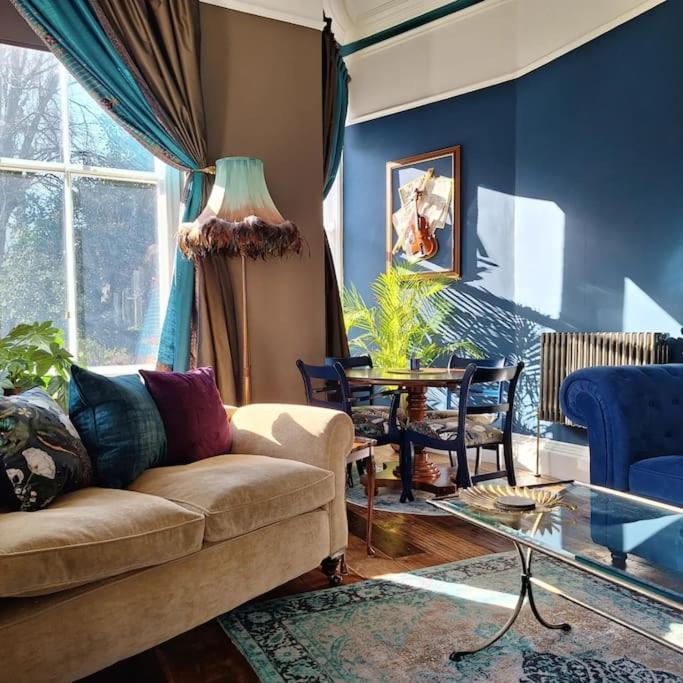 One-Bedroom Apartment photo 3