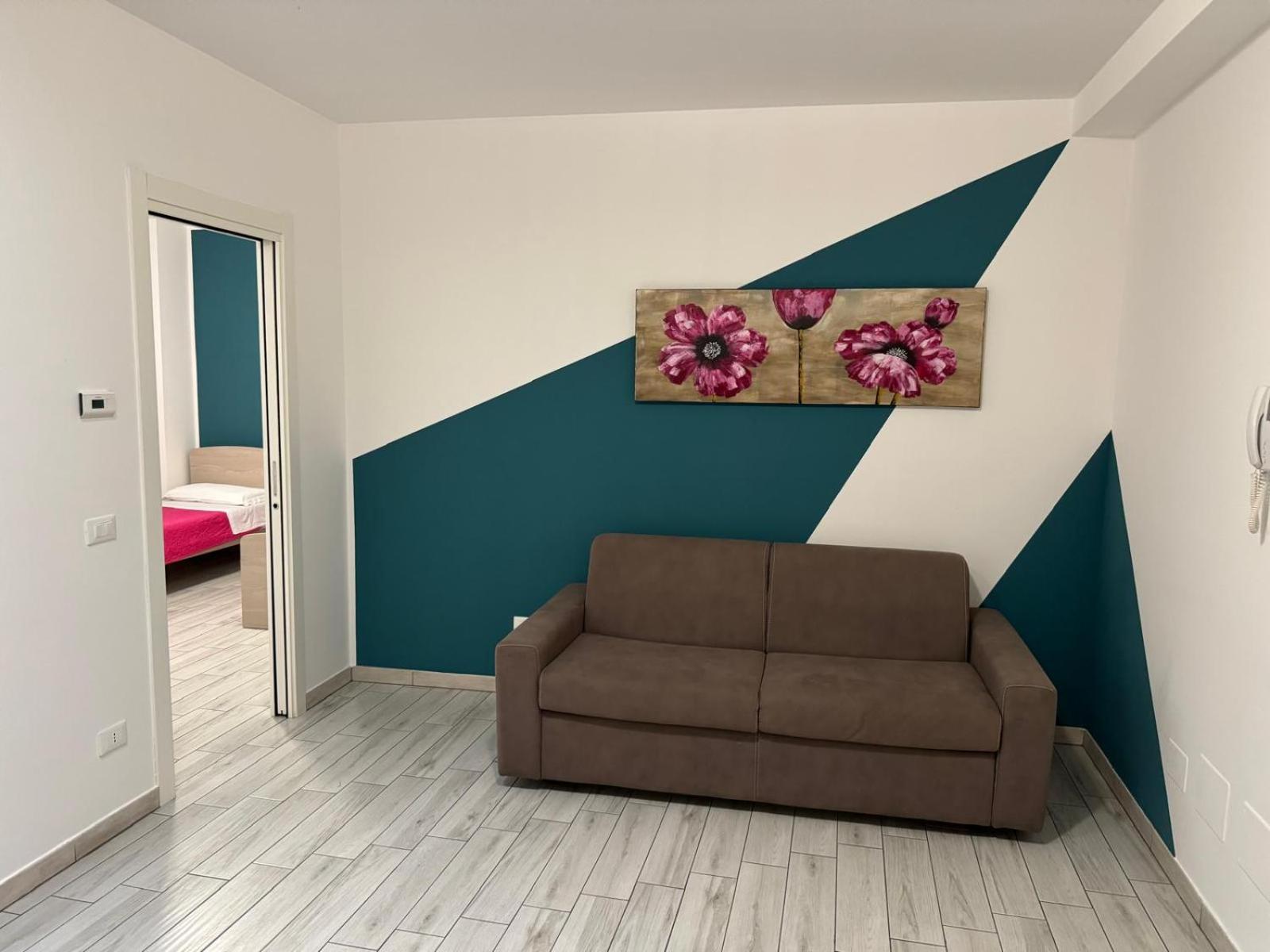 One-Bedroom Apartment - Photo 9