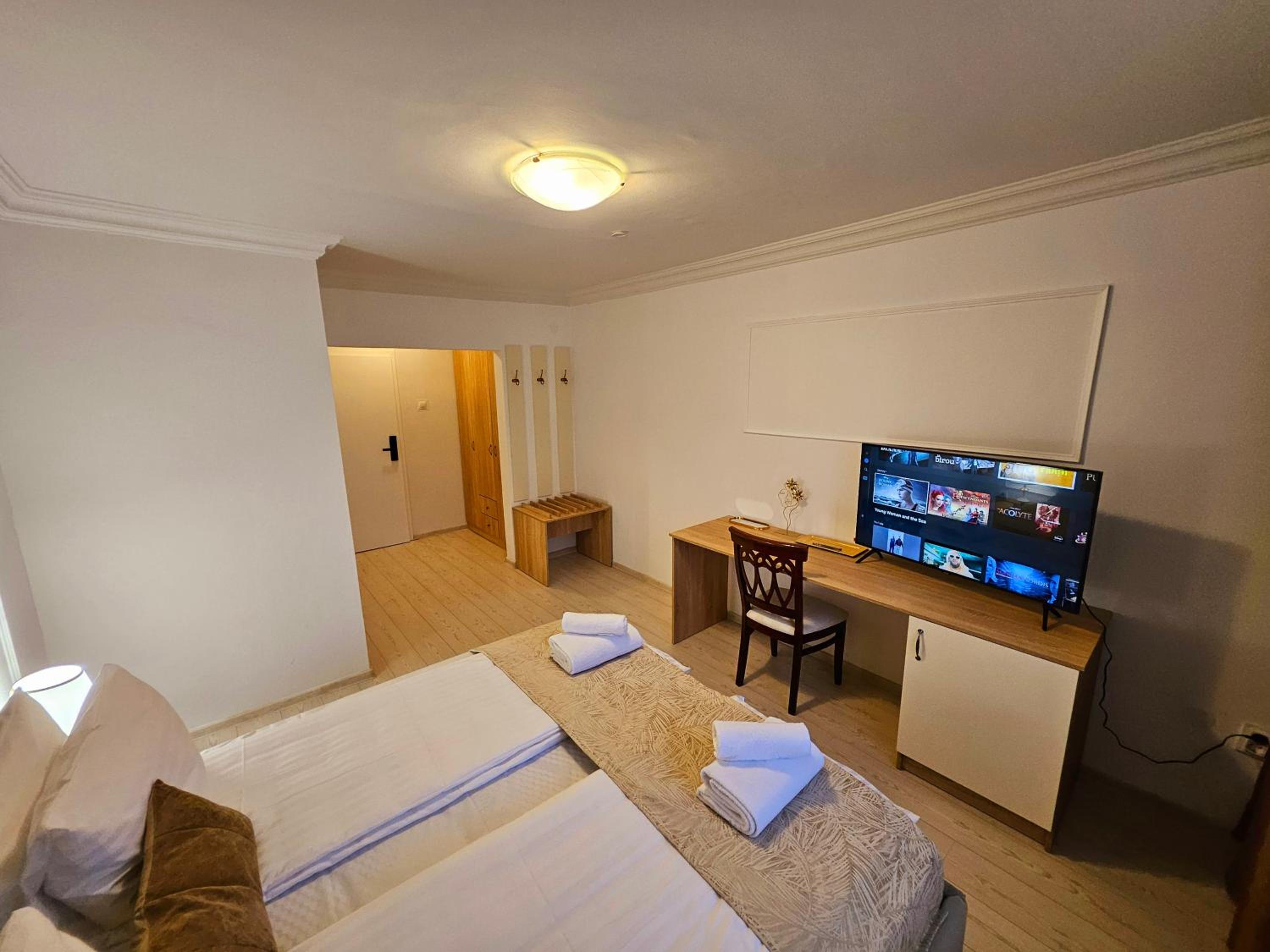 Superior King Room - Photo 16