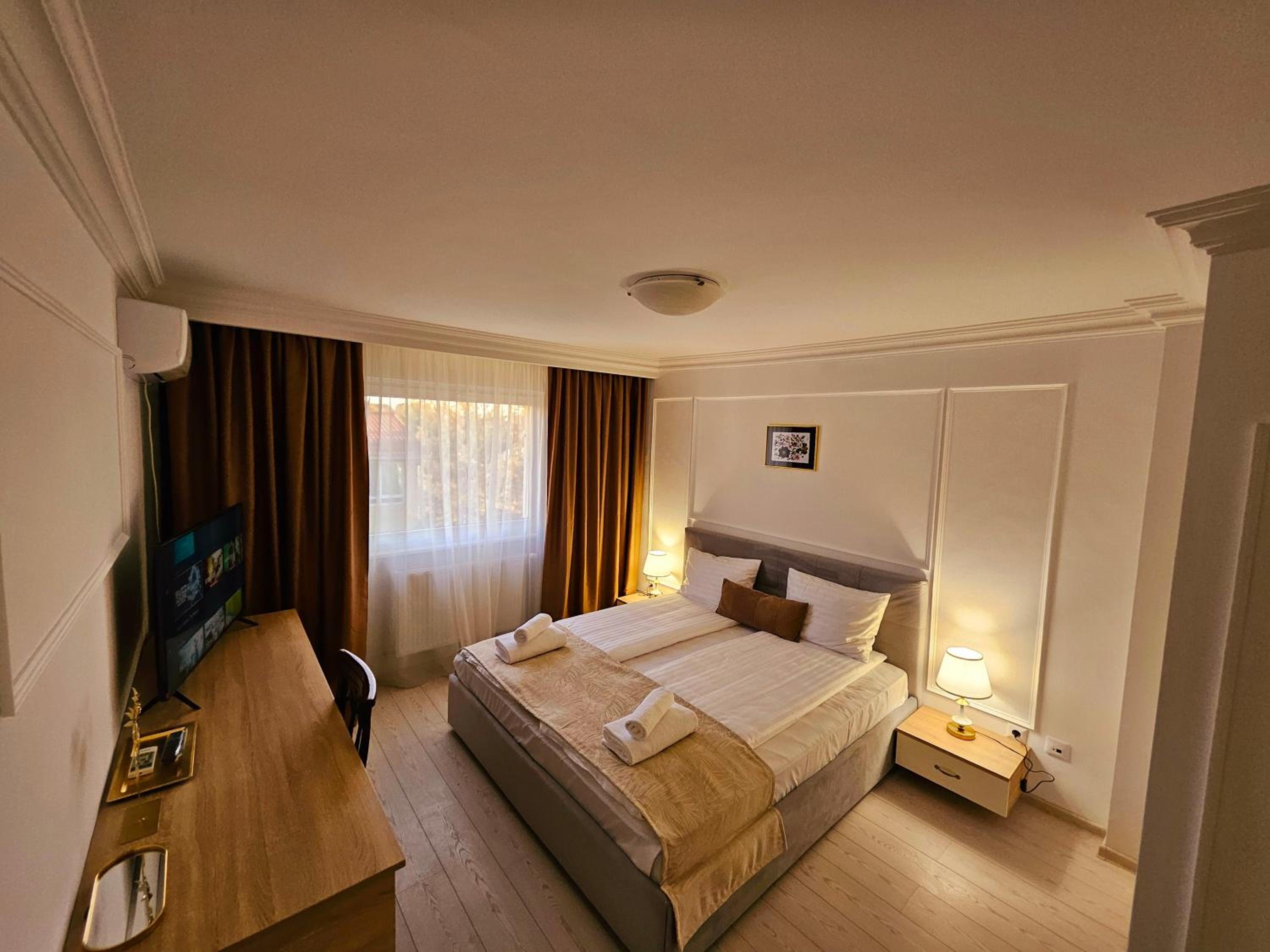 Superior King Room - Photo 19