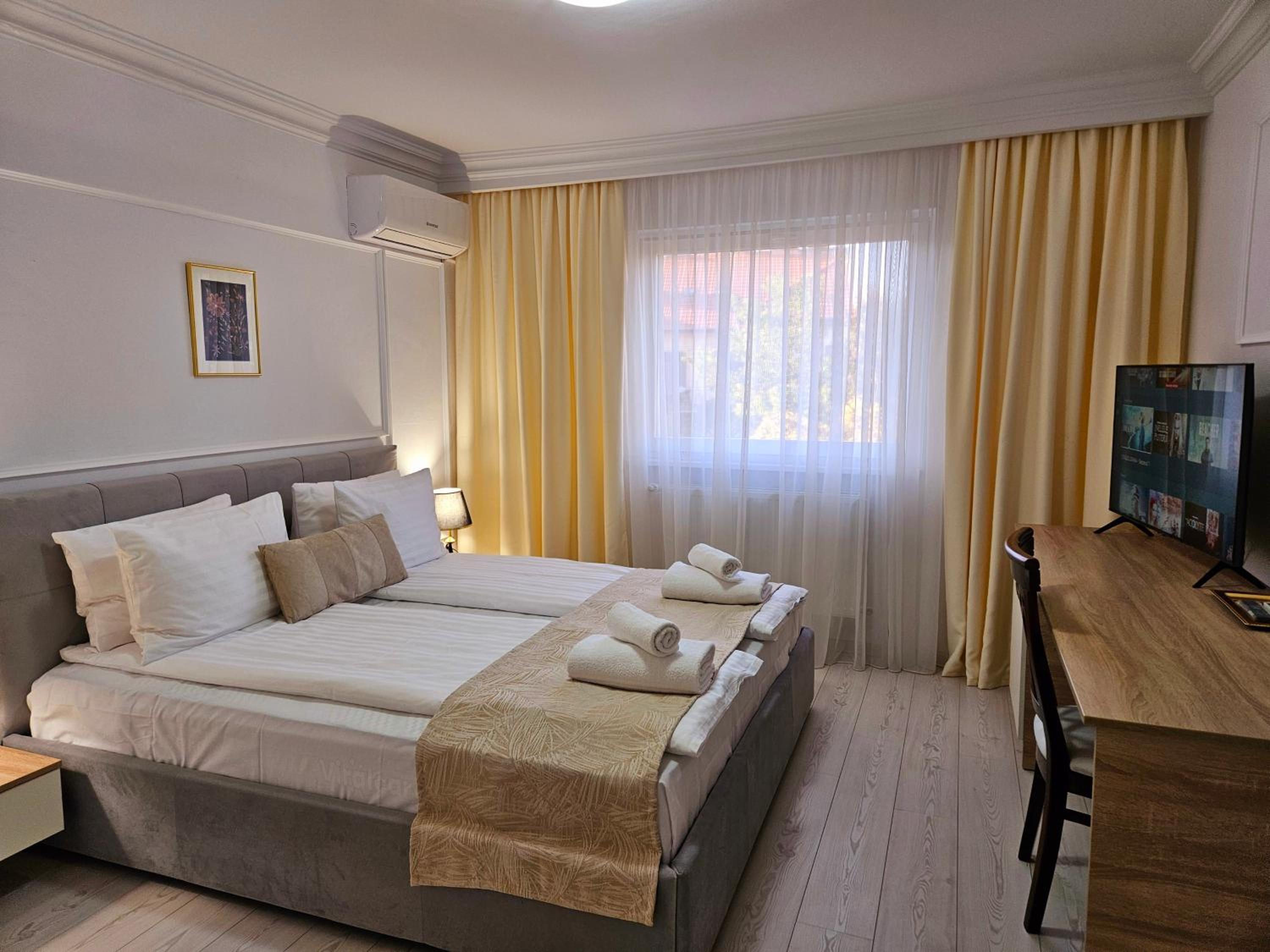 Superior King Room - Photo 21