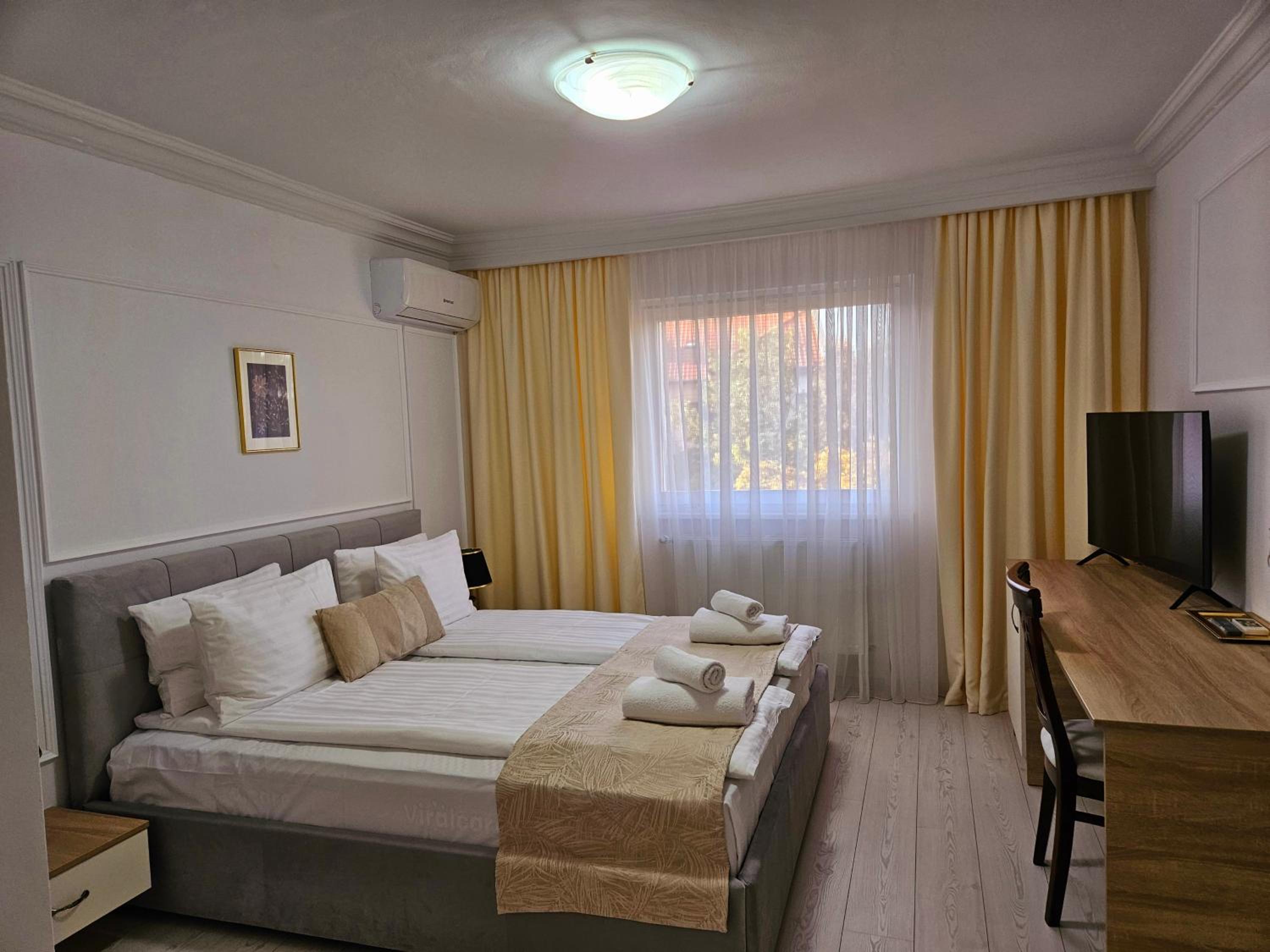 Superior King Room - Photo 22
